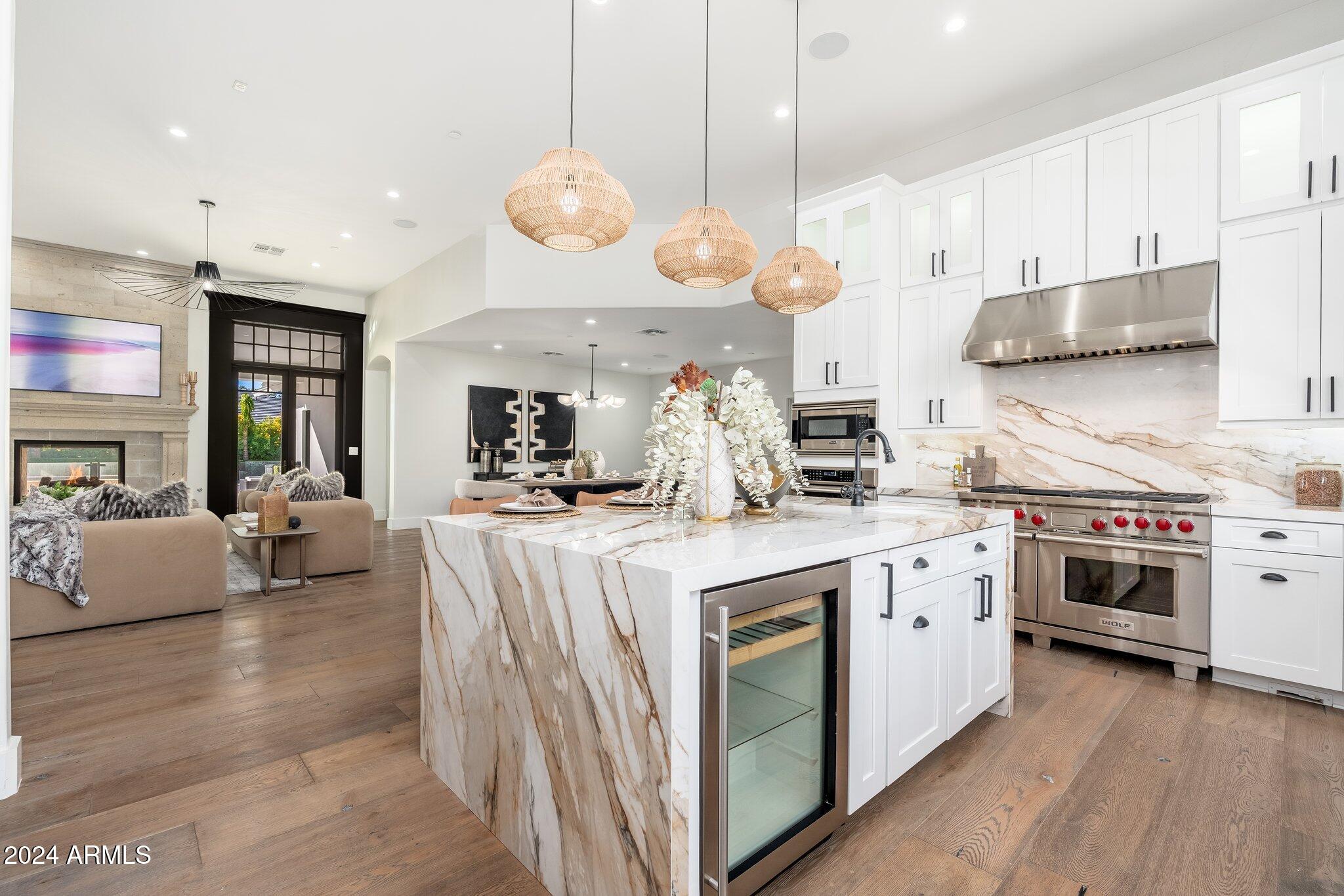 ARCADIA MANORS - Residential