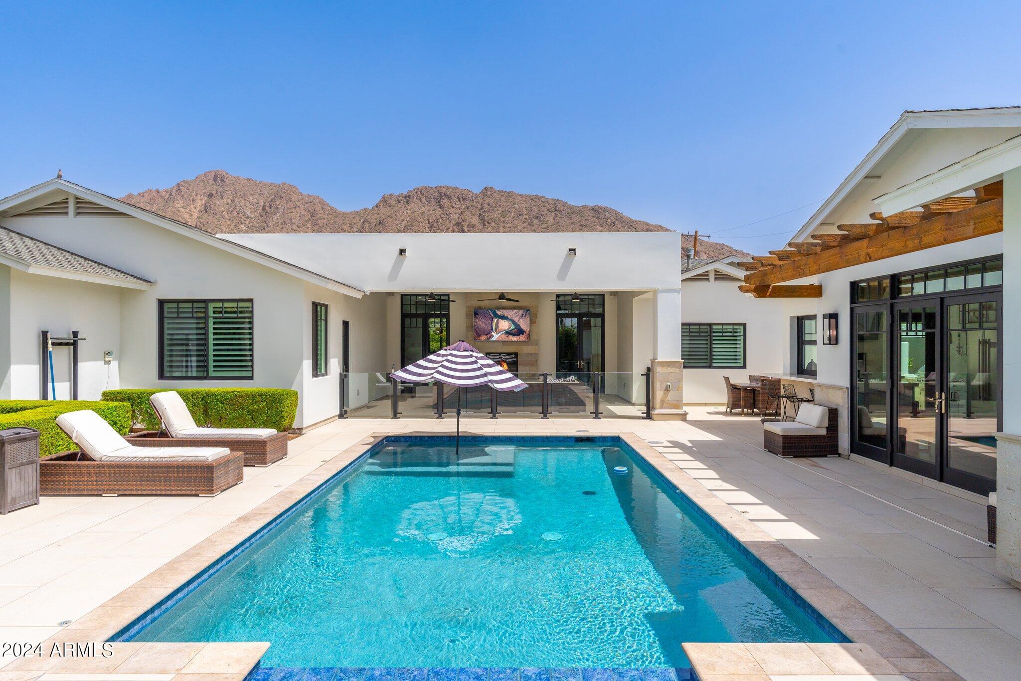 ARCADIA MANORS - Residential