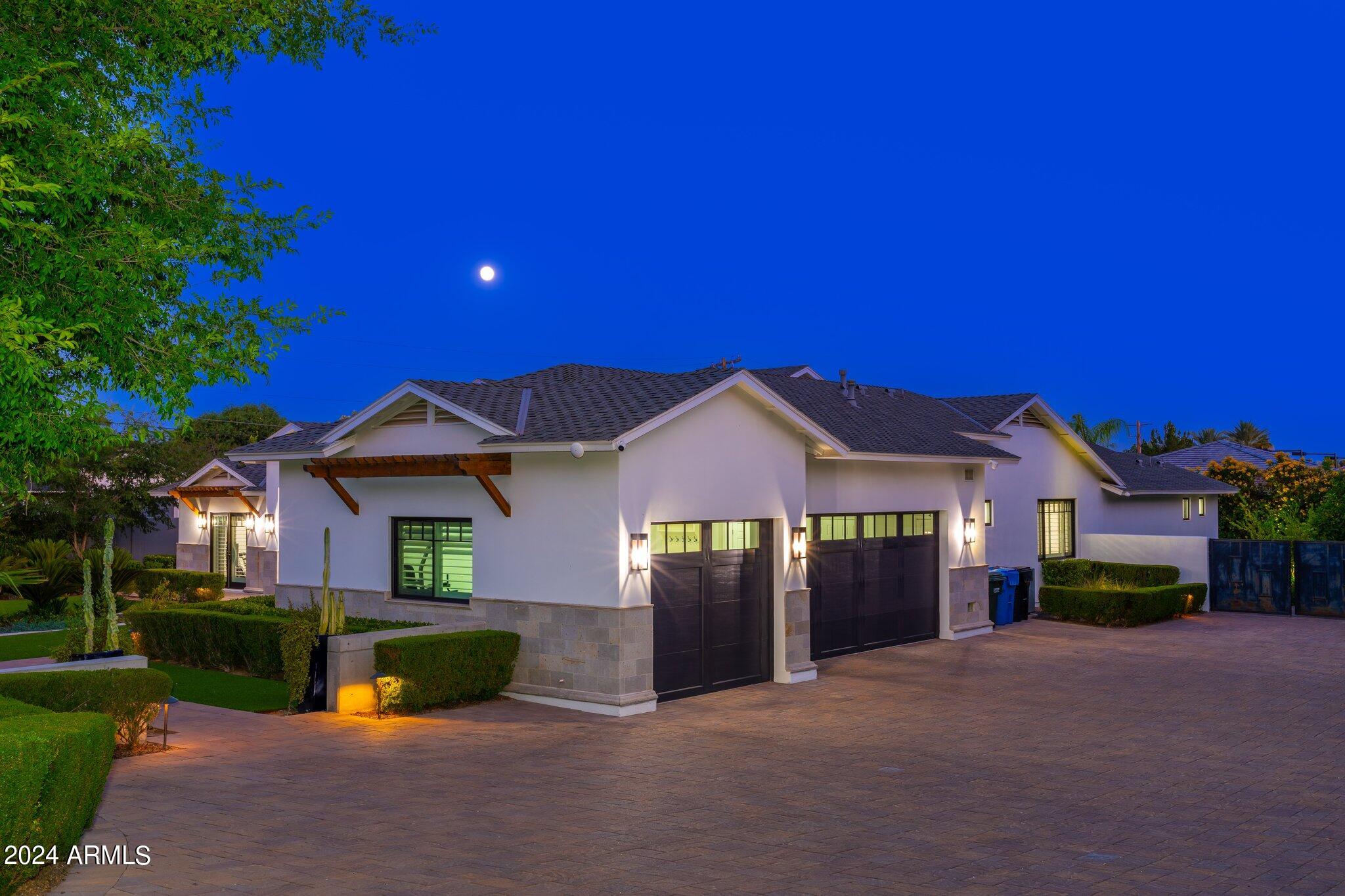 ARCADIA MANORS - Residential