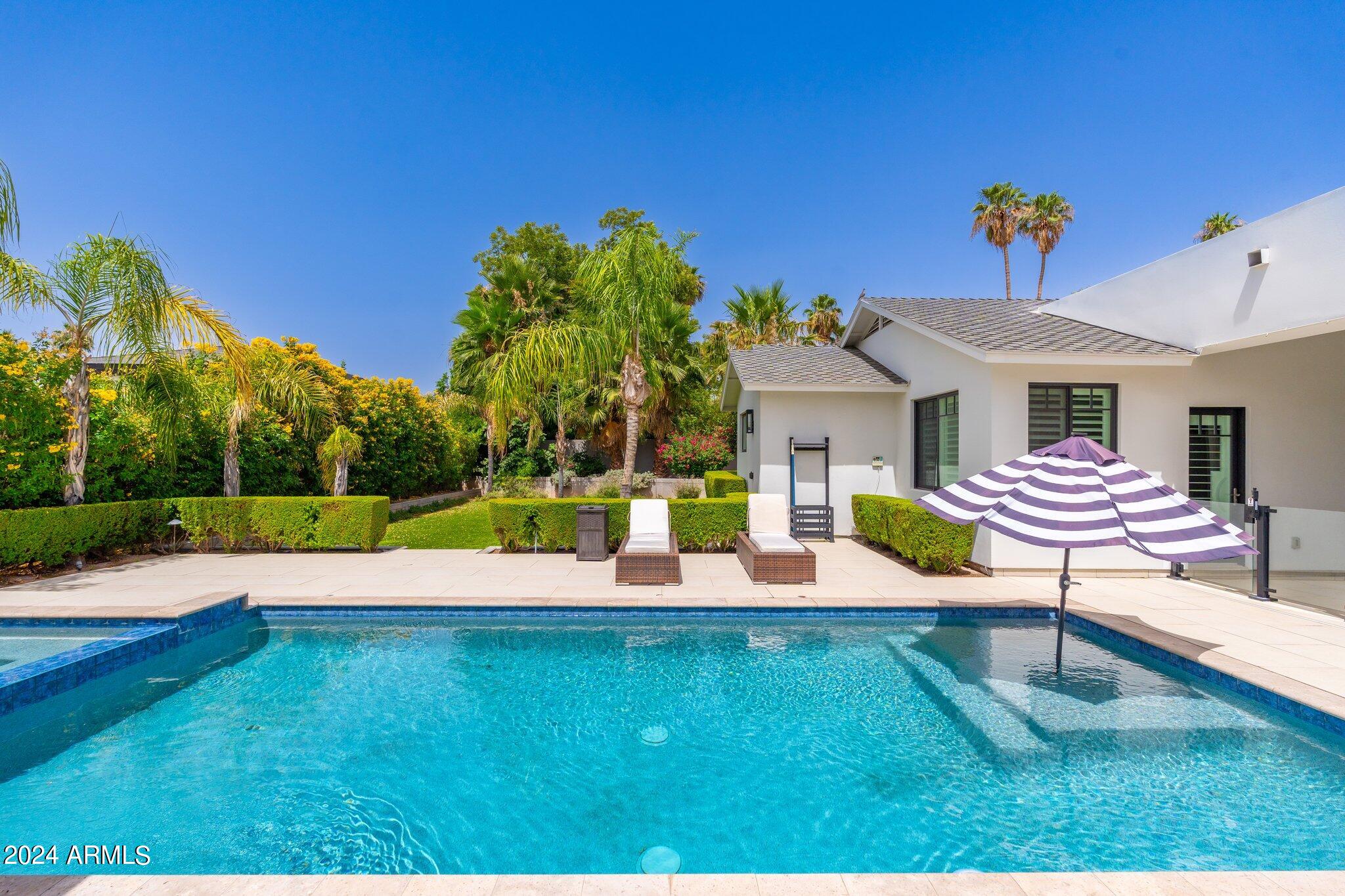 ARCADIA MANORS - Residential