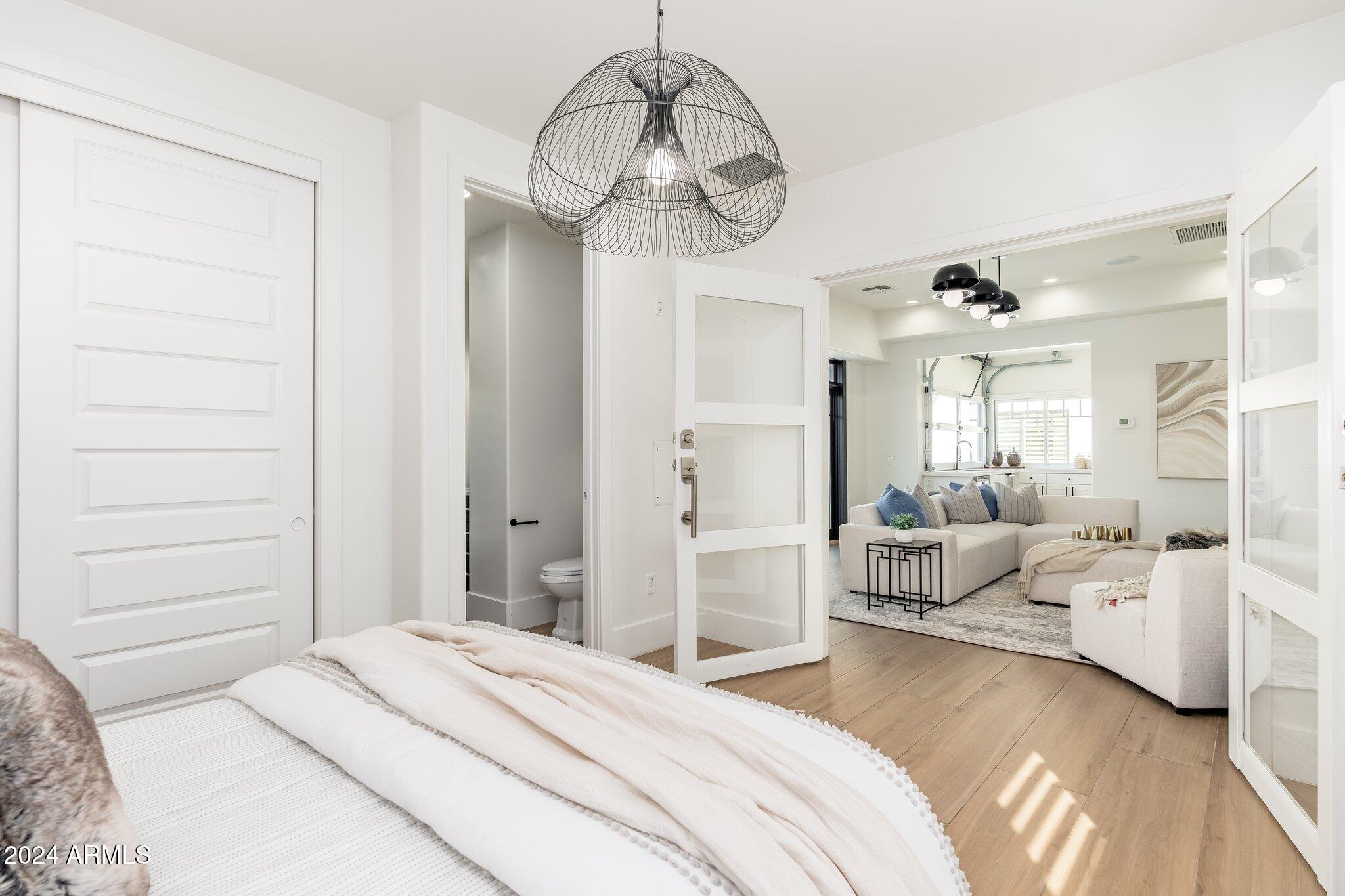 ARCADIA MANORS - Residential