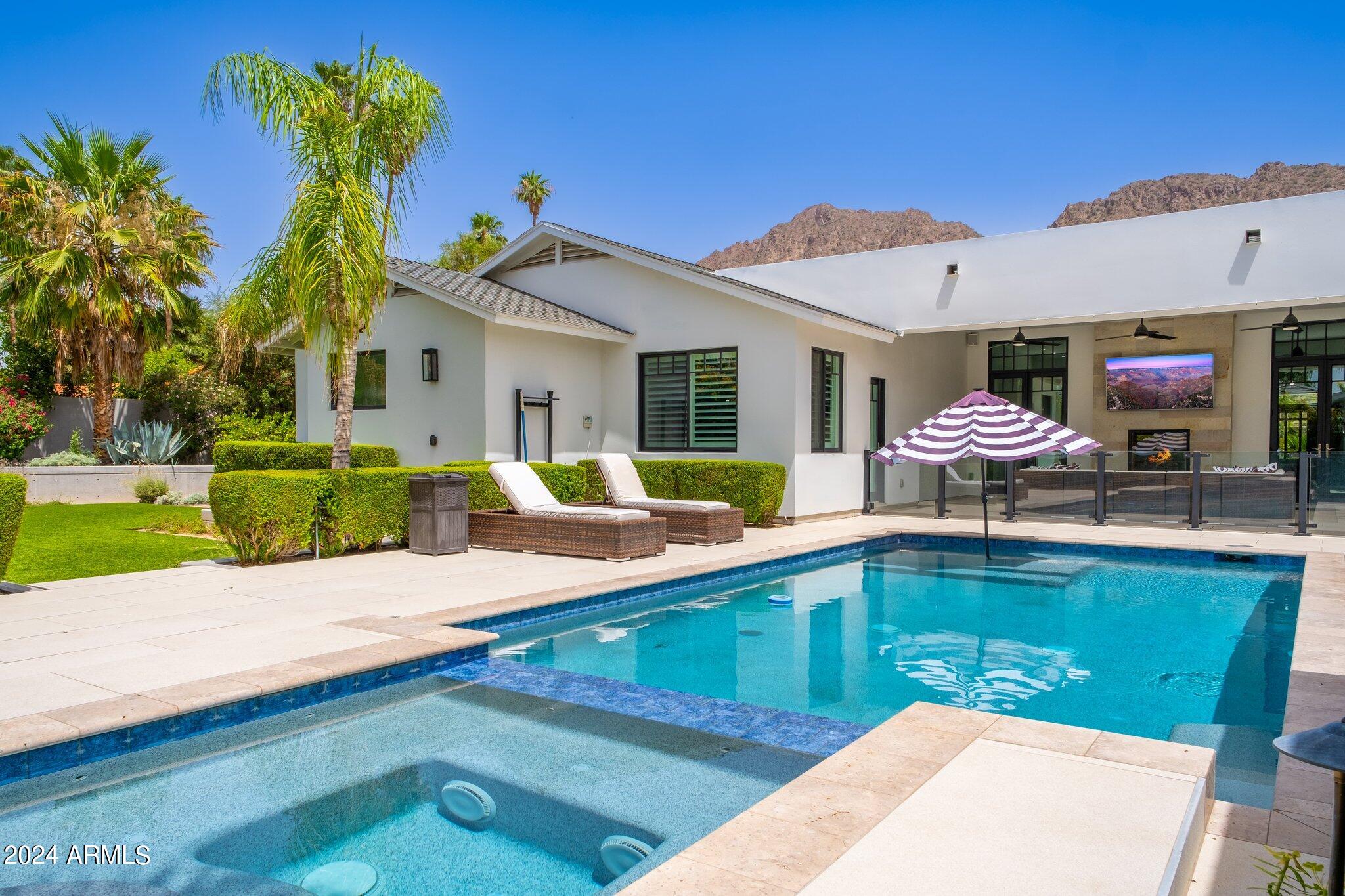 ARCADIA MANORS - Residential