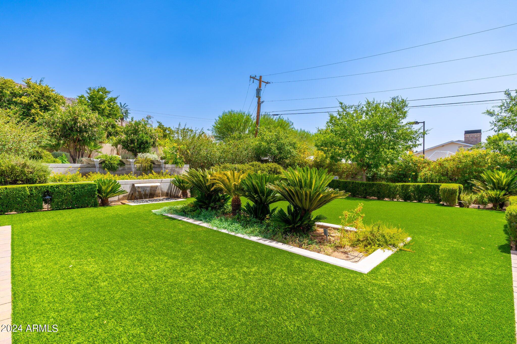 ARCADIA MANORS - Residential
