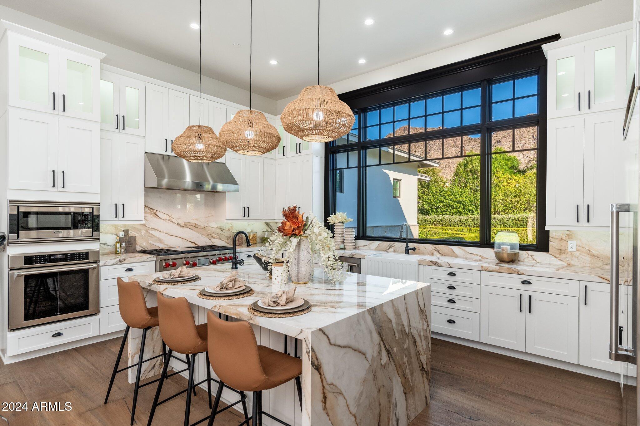 ARCADIA MANORS - Residential