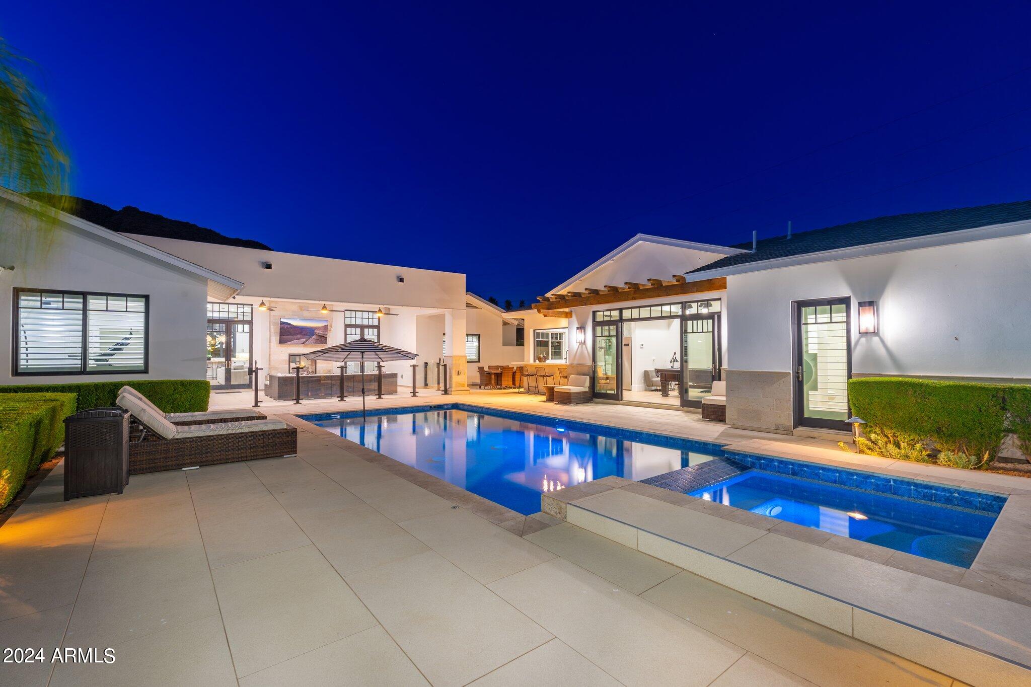 ARCADIA MANORS - Residential