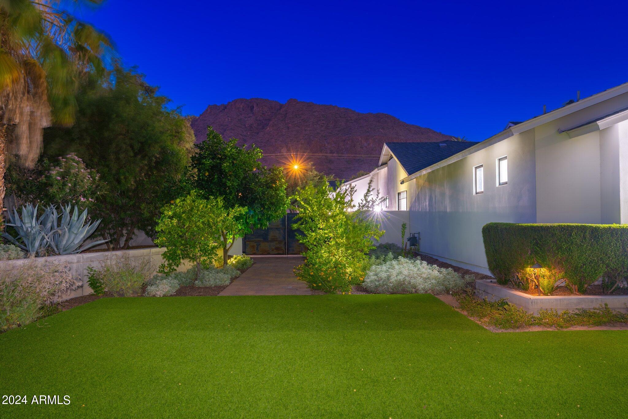 ARCADIA MANORS - Residential