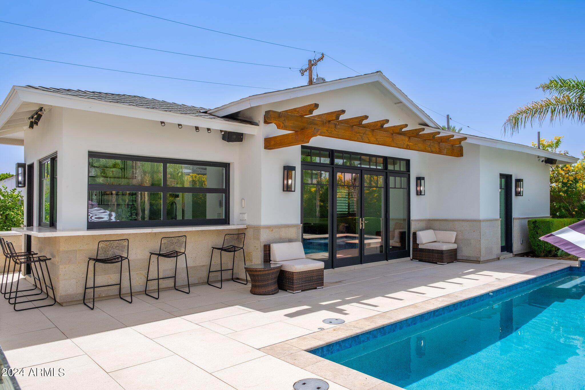 ARCADIA MANORS - Residential