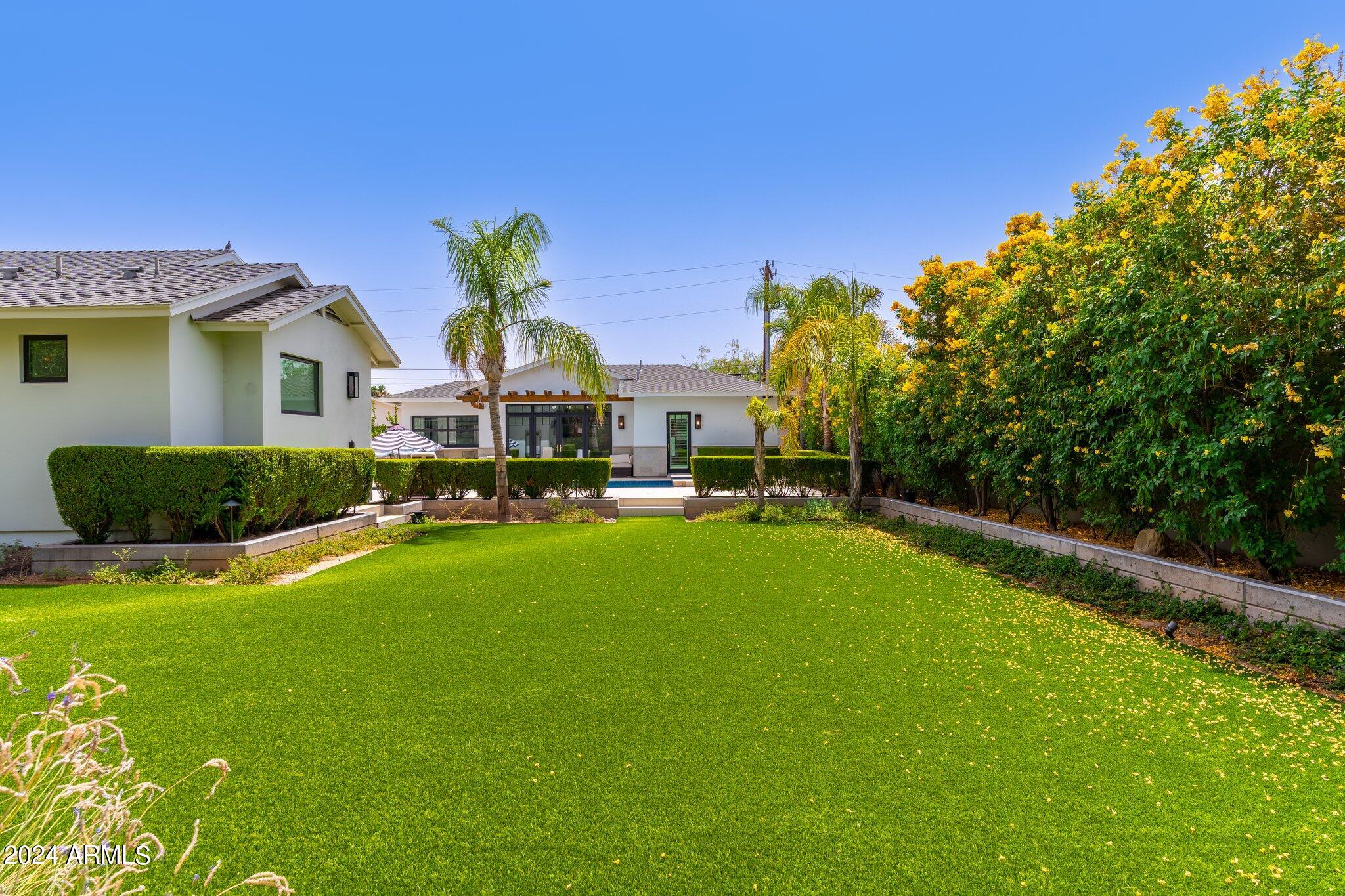 ARCADIA MANORS - Residential