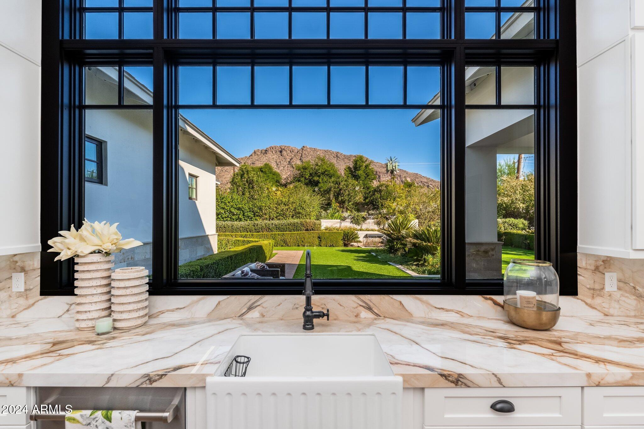 ARCADIA MANORS - Residential