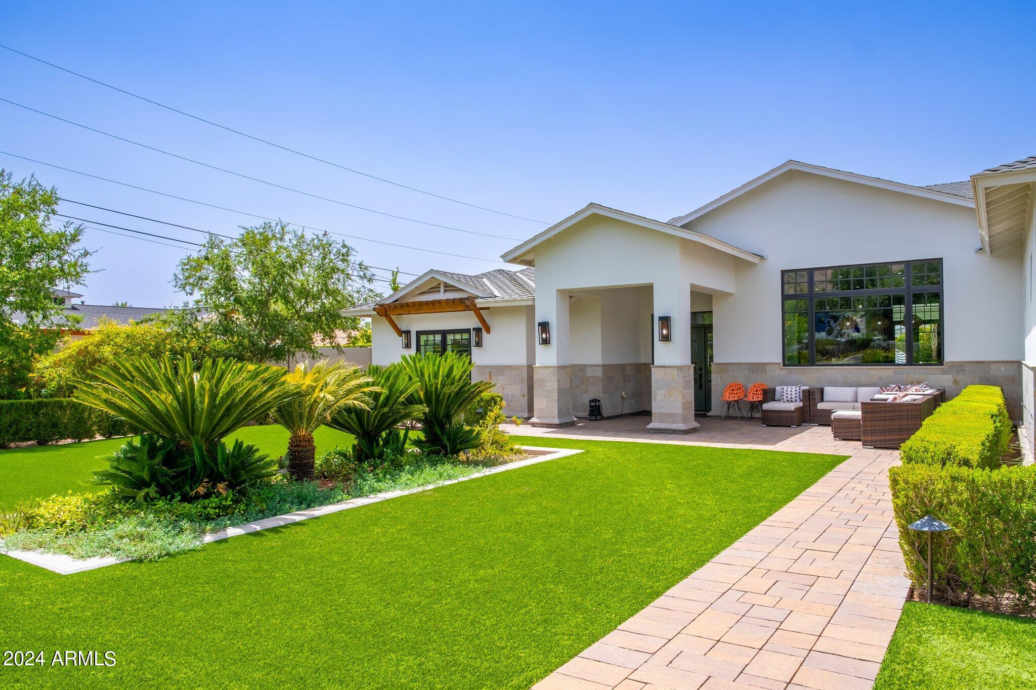 ARCADIA MANORS - Residential