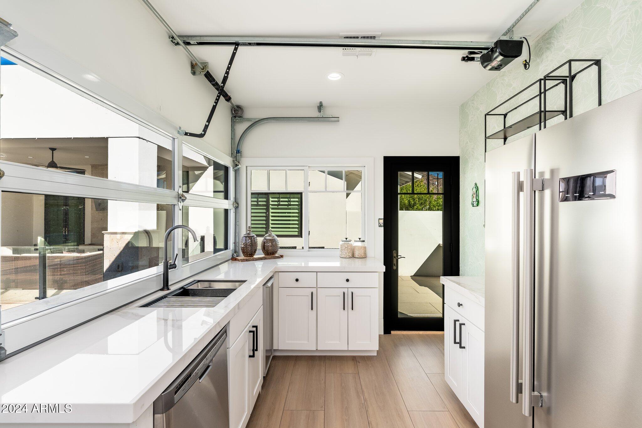 ARCADIA MANORS - Residential