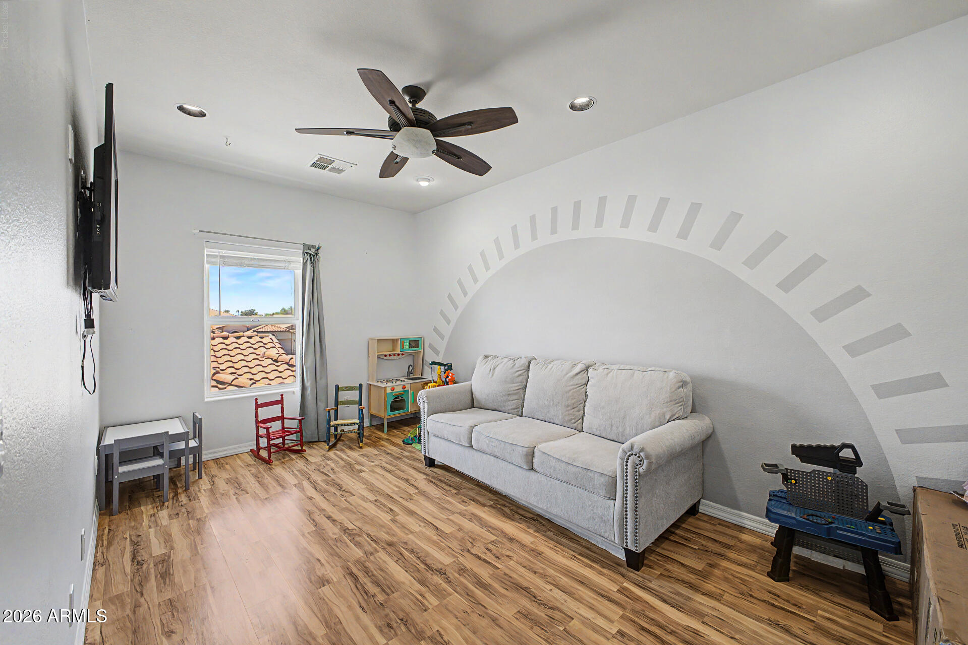 LAKESIDE AT ARROWHEAD - Residential