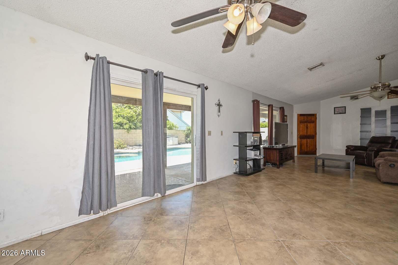 HICKORY SHADOWS UNIT 2 - Residential