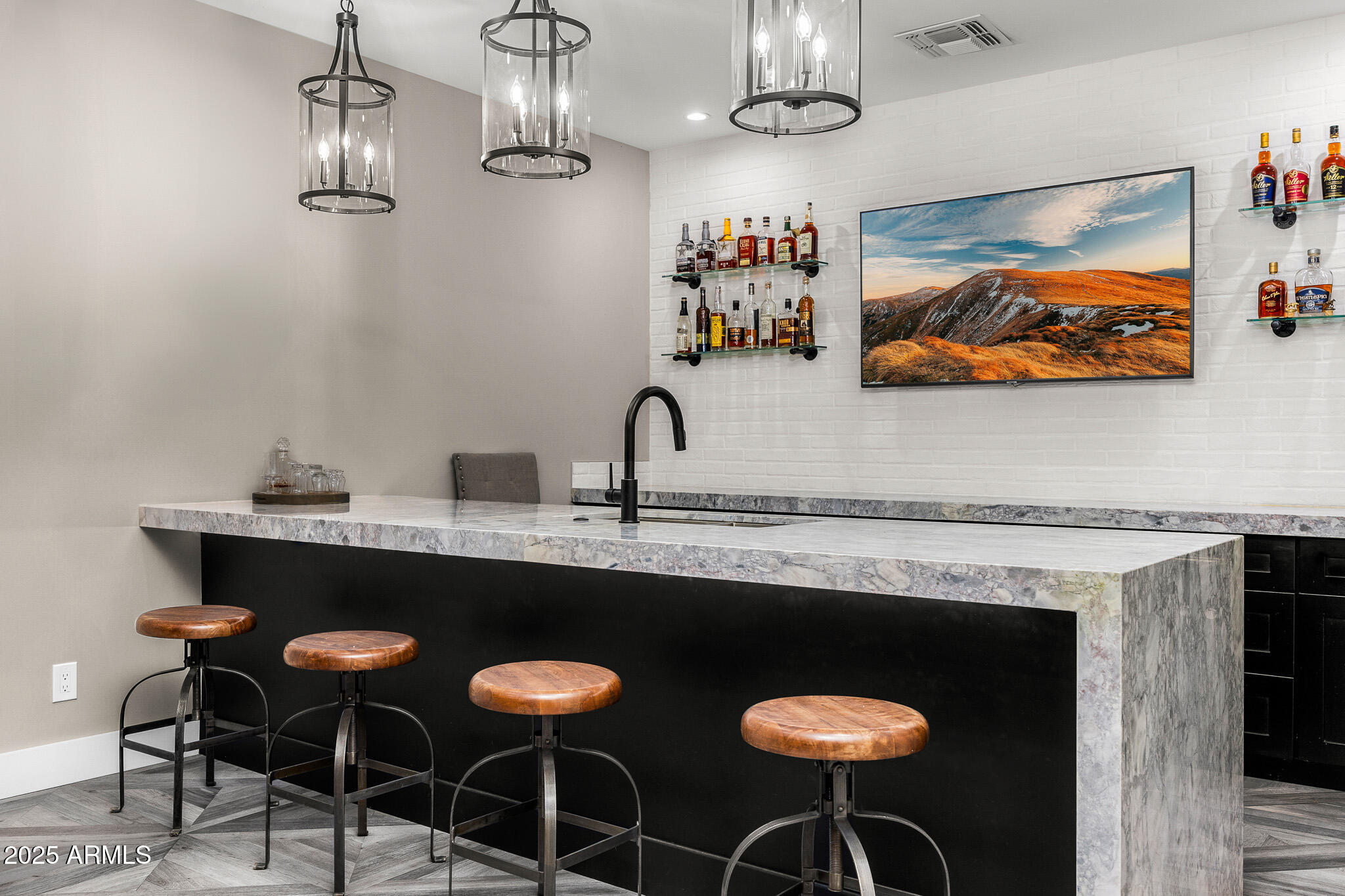 ARGYLE CIRCLE - Residential