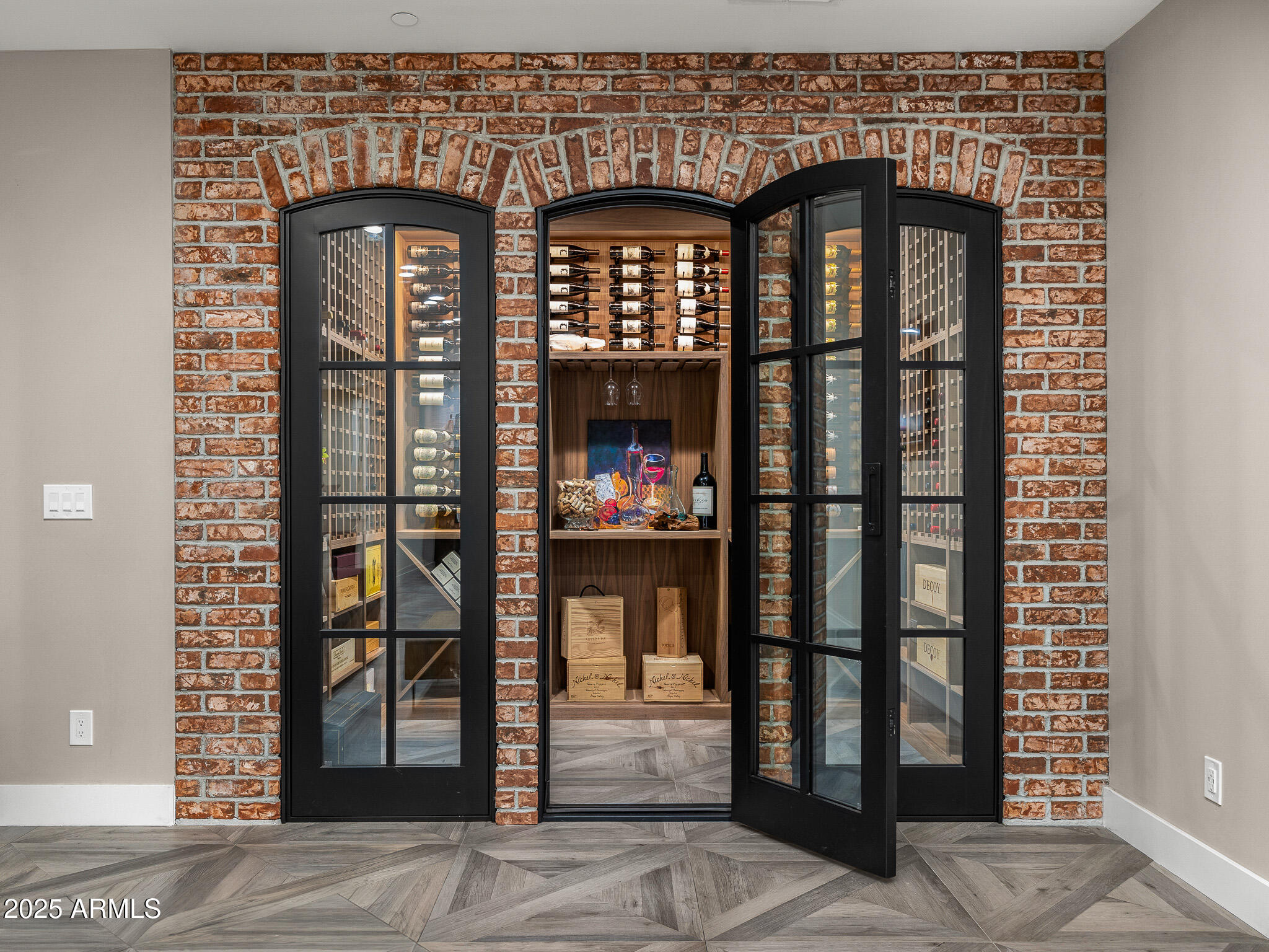 ARGYLE CIRCLE - Residential
