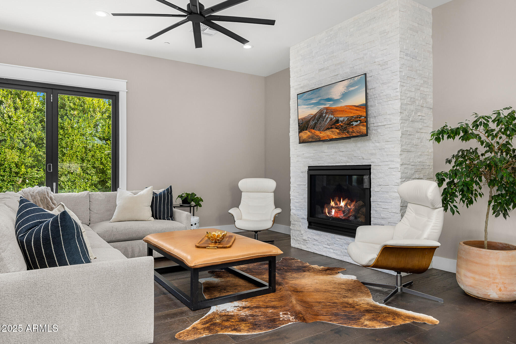 ARGYLE CIRCLE - Residential