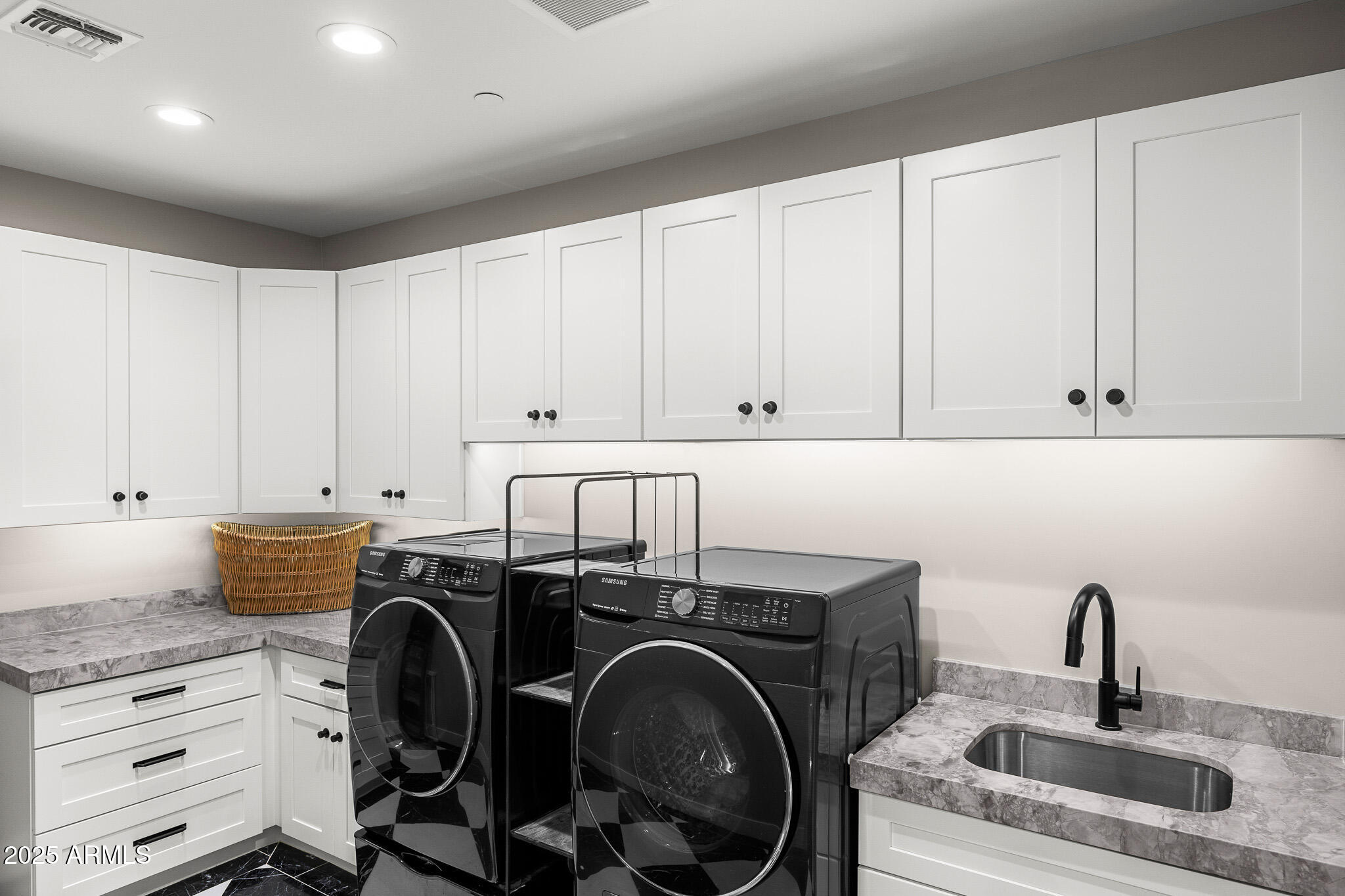 ARGYLE CIRCLE - Residential