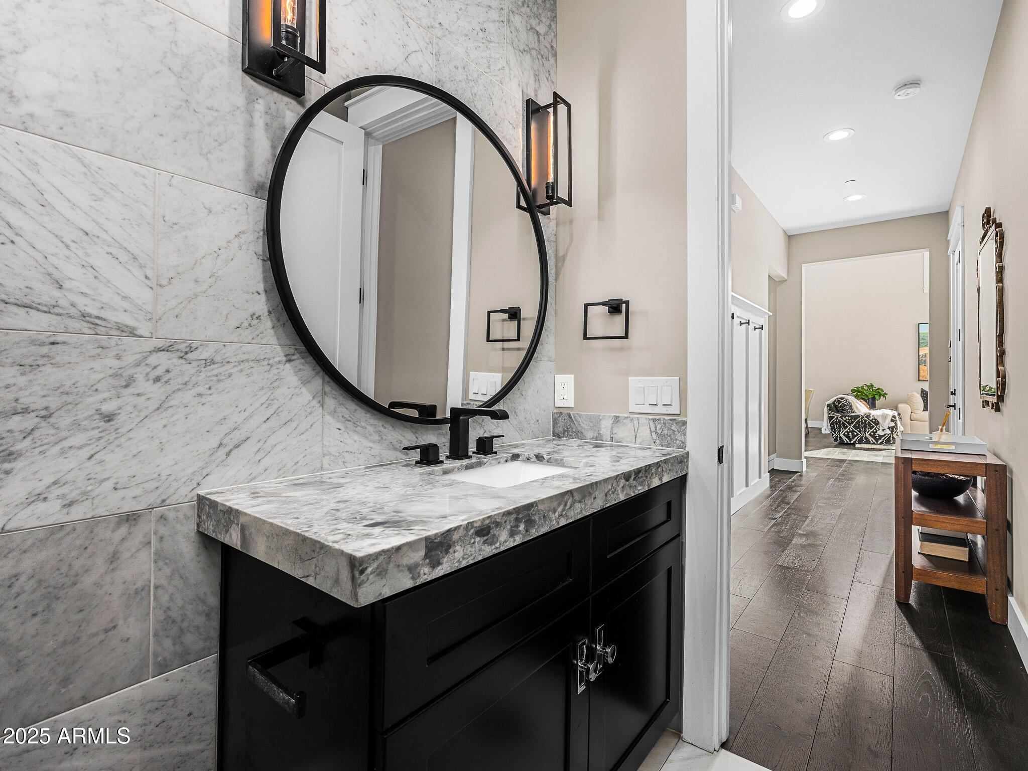 ARGYLE CIRCLE - Residential