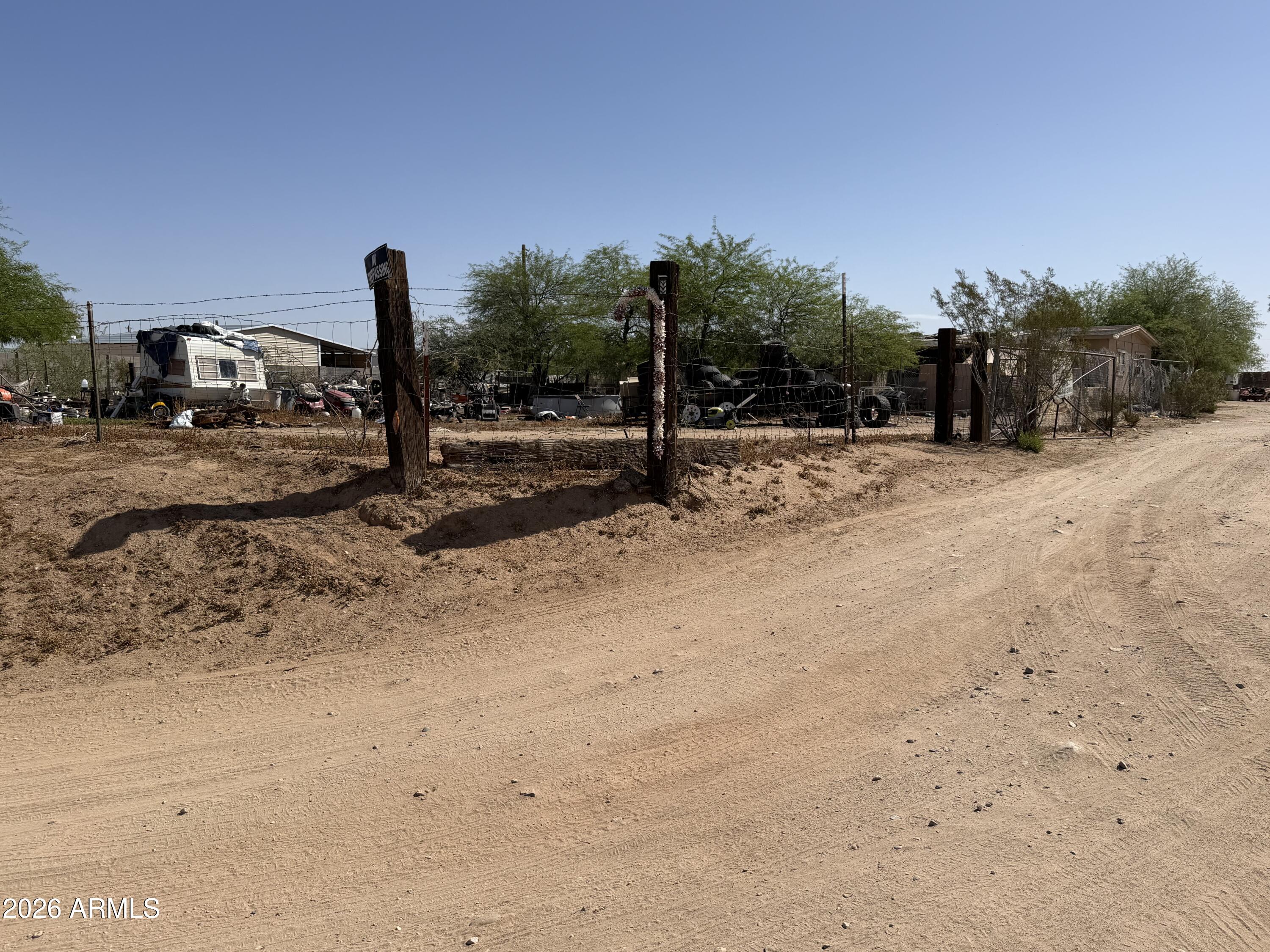 Perfectly located with all the Queen Creek amenities nearby, but a big enough lot to have your own space.  Water and Electric on the property.  Great Clean and Blade Opportunity To Build Your New Custom Home!  Located in The Award Winning Queen Creek School District, Close to Freeways, Airports and Entertainment! DO NOT DISTURB TENNANTS PLEASE, DRIVE BY VIEWINGS ONLY.