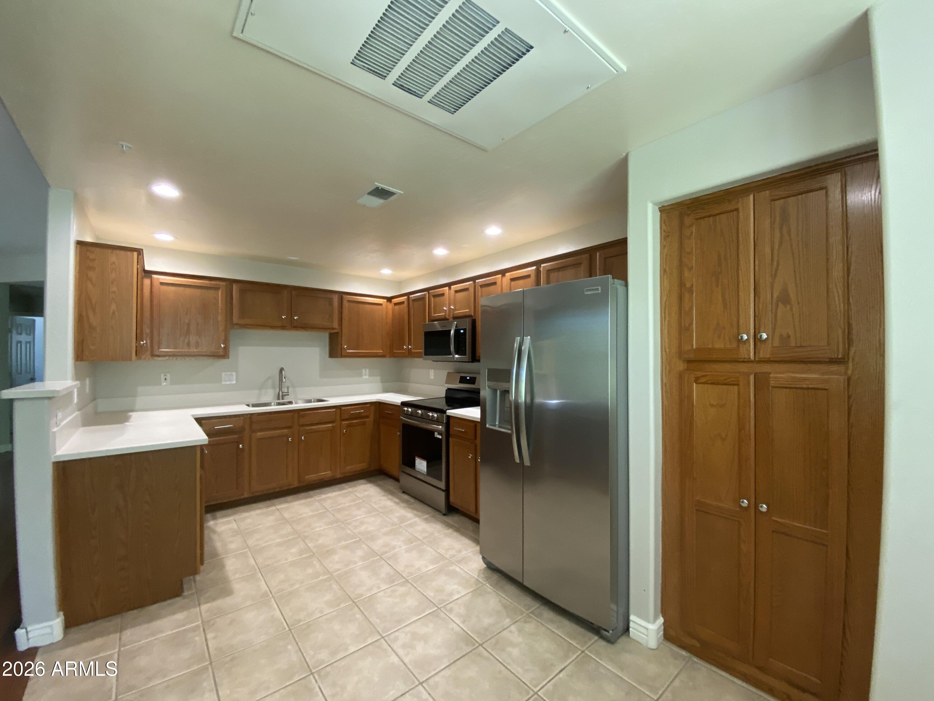 SALIDA DEL SOL CONDOMINIUM - Residential Lease