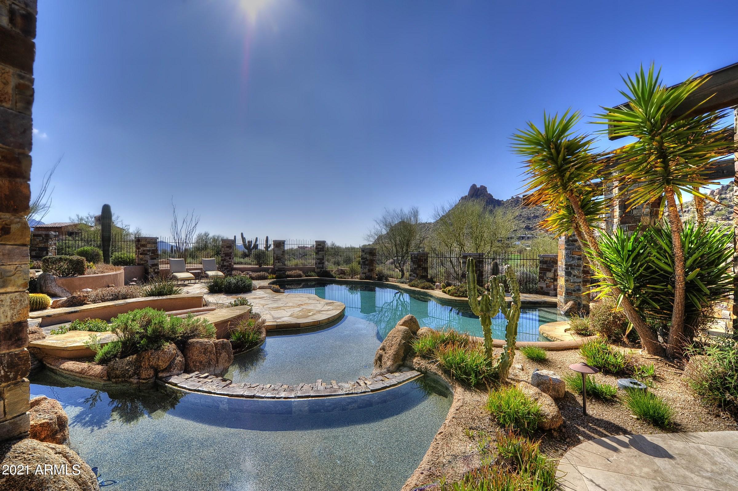 ESTANCIA - Residential