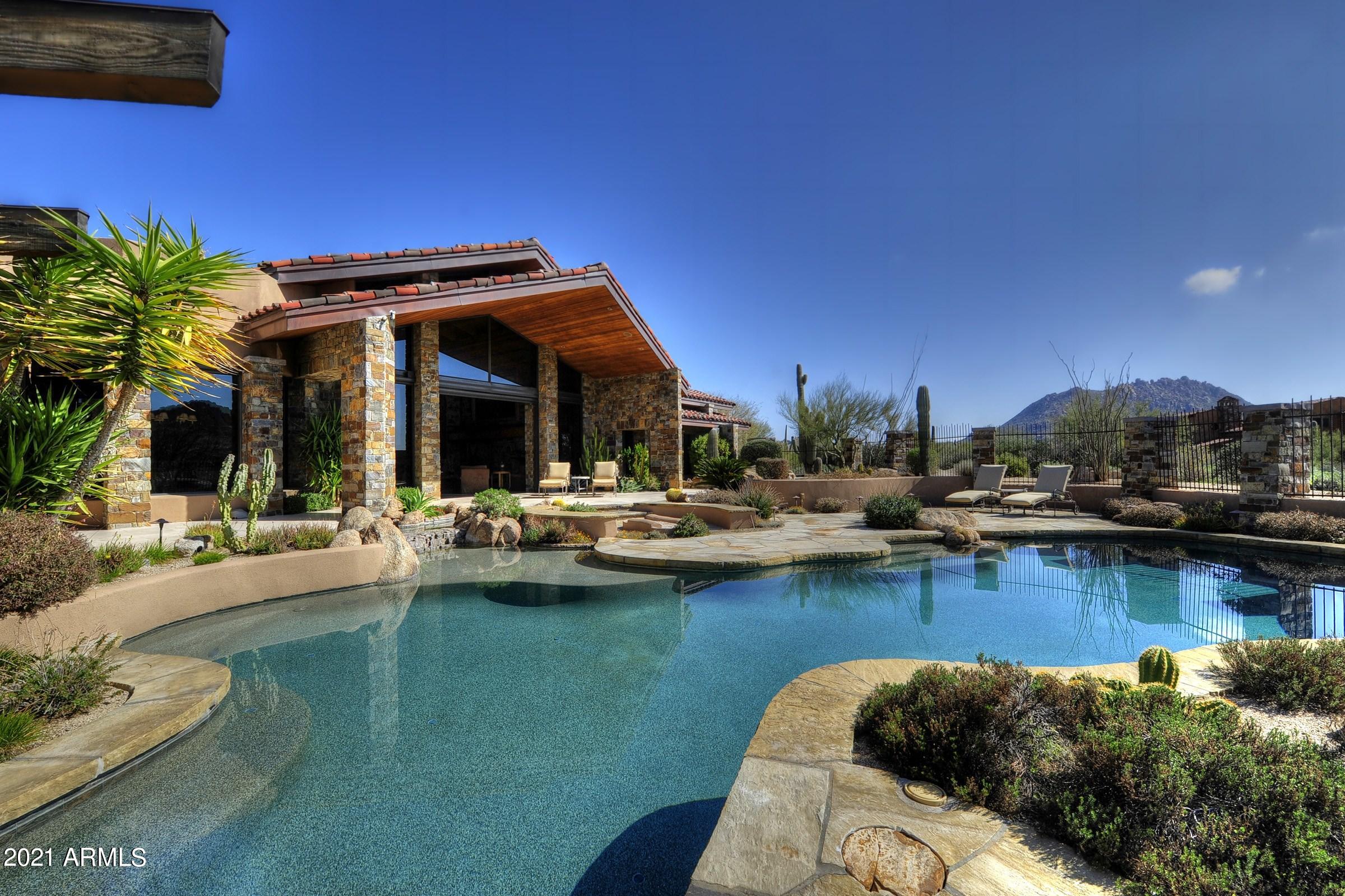 ESTANCIA - Residential