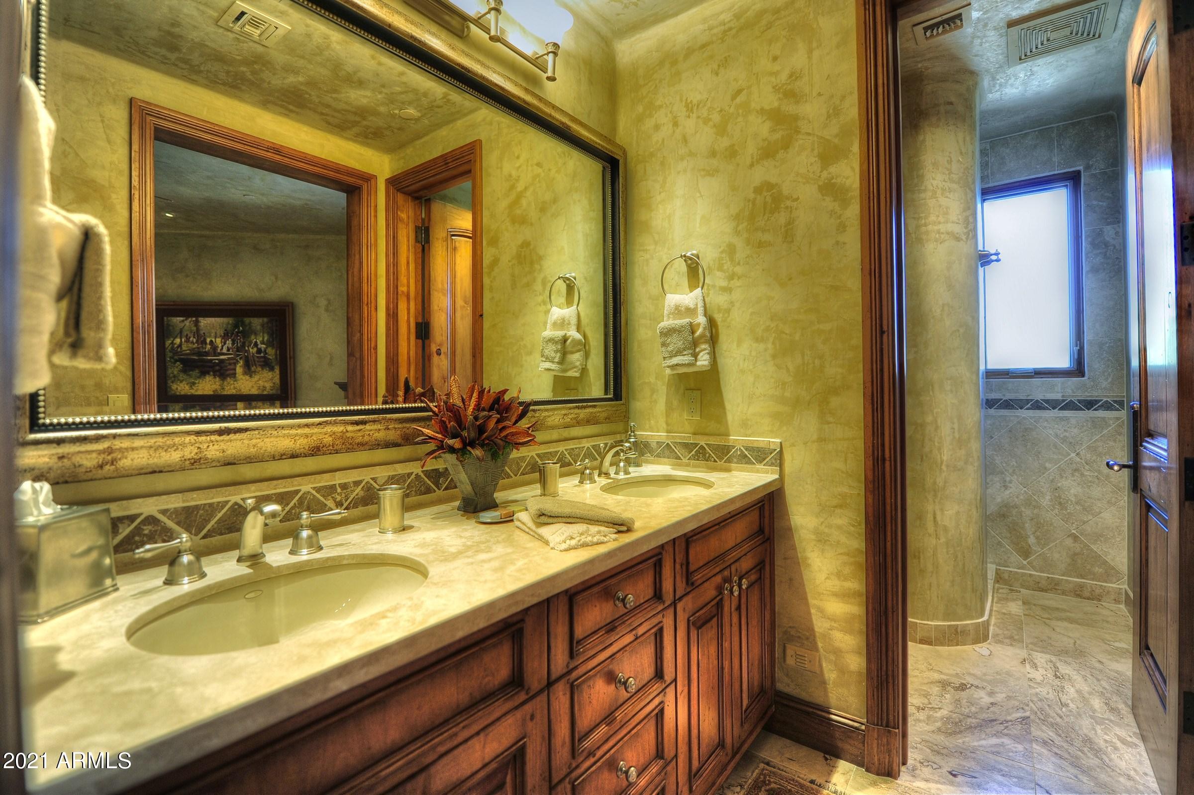 ESTANCIA - Residential