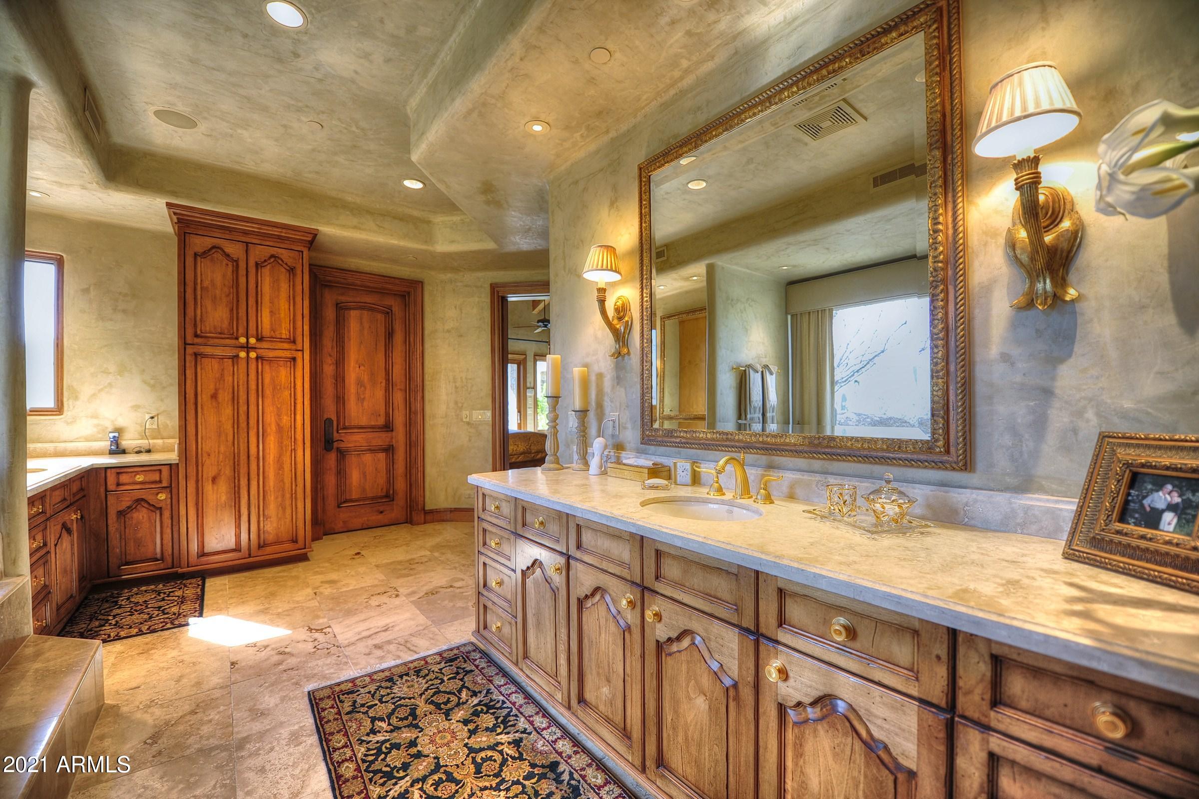 ESTANCIA - Residential