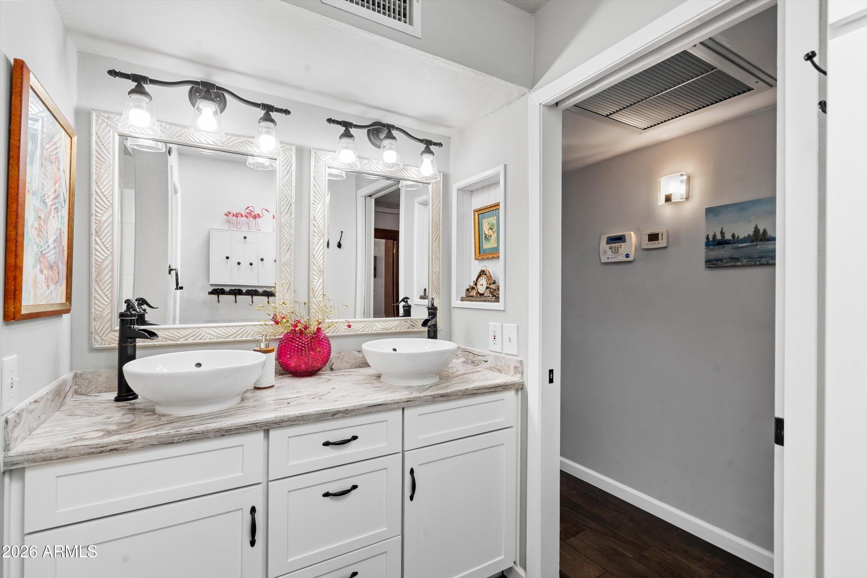 STAR OF PARADISE UNIT 3 - Residential