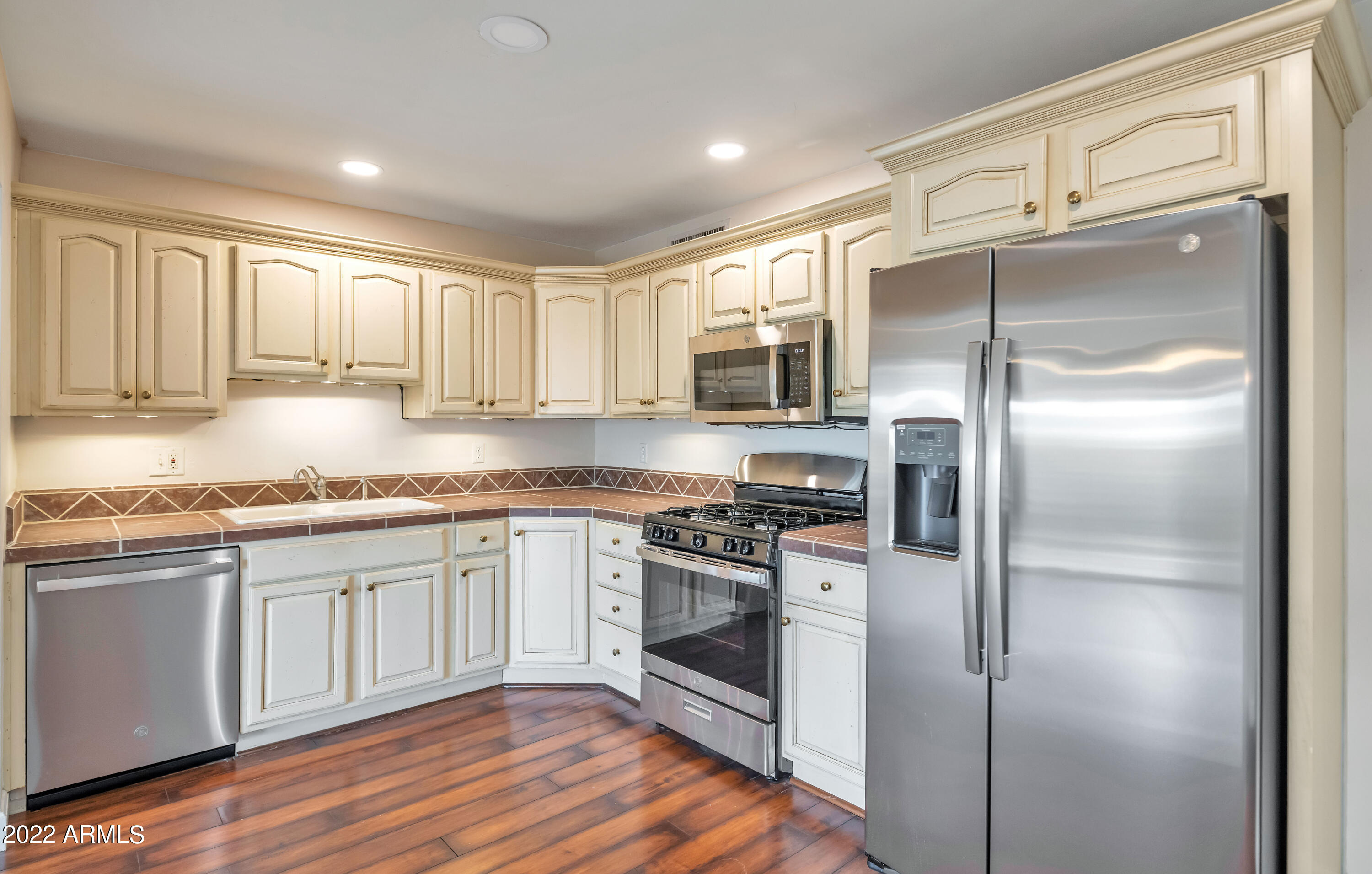 CAVALIER CAMPUS - Residential Lease