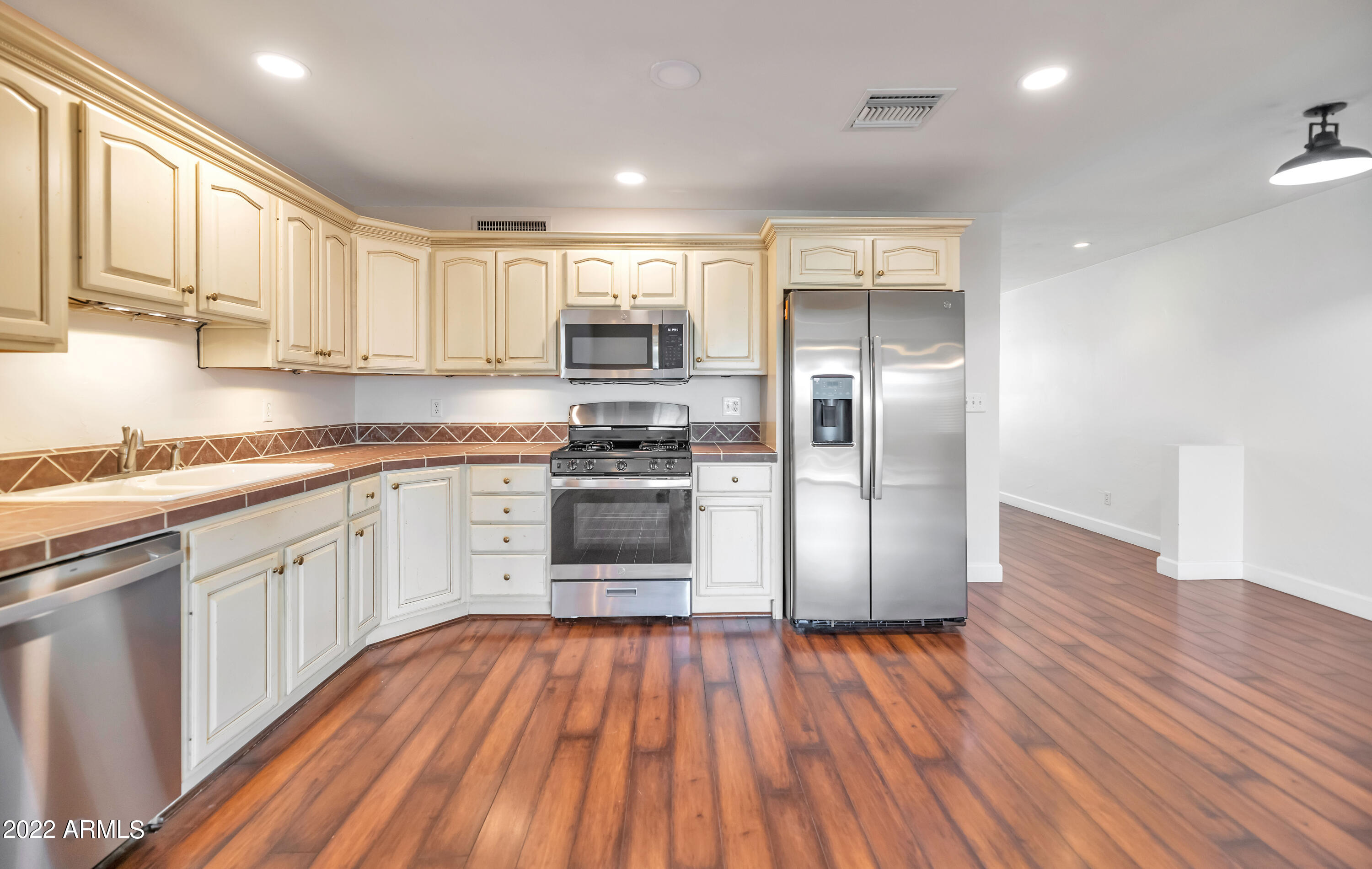 CAVALIER CAMPUS - Residential Lease