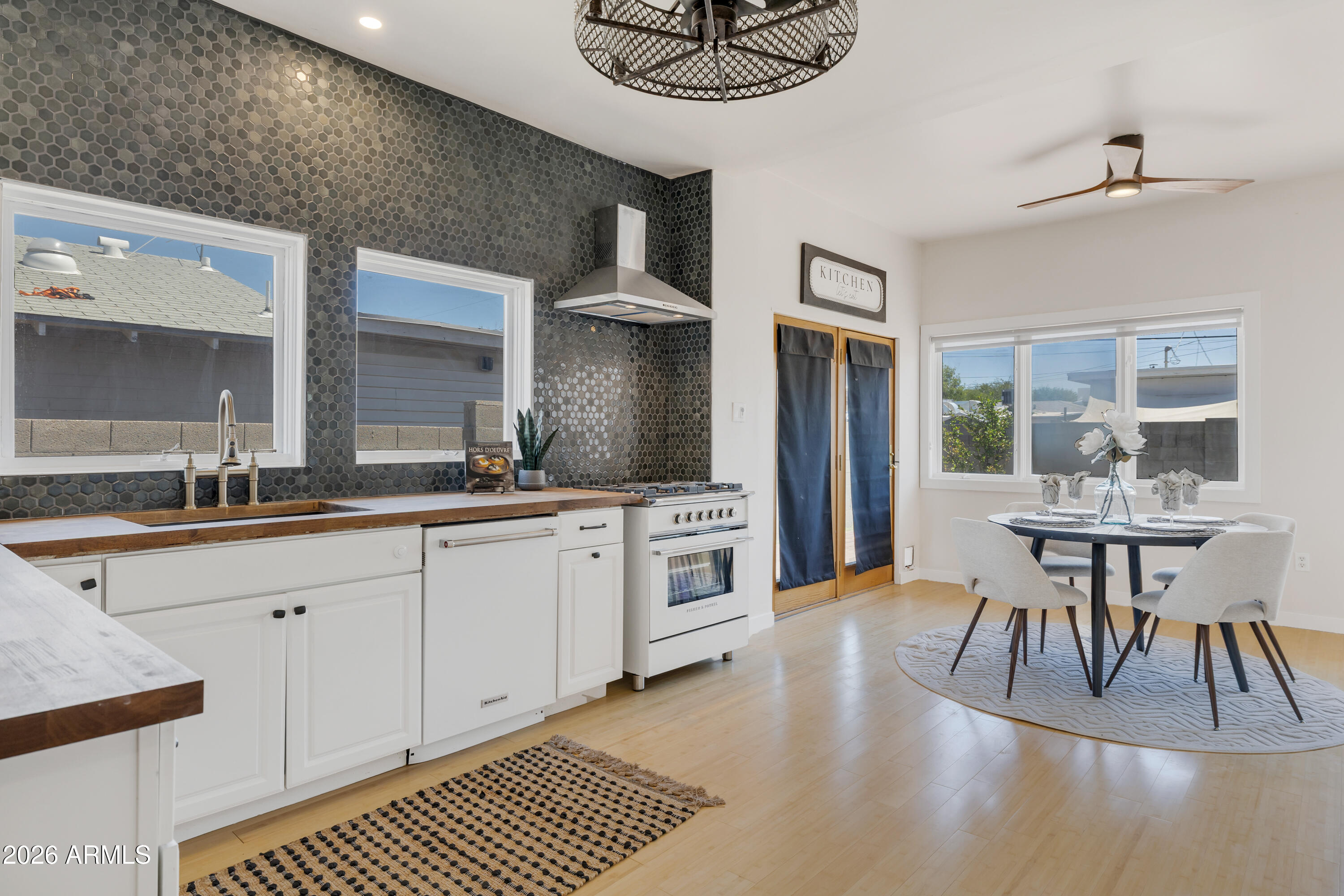 LOS OLIVOS HEIGHTS - Residential