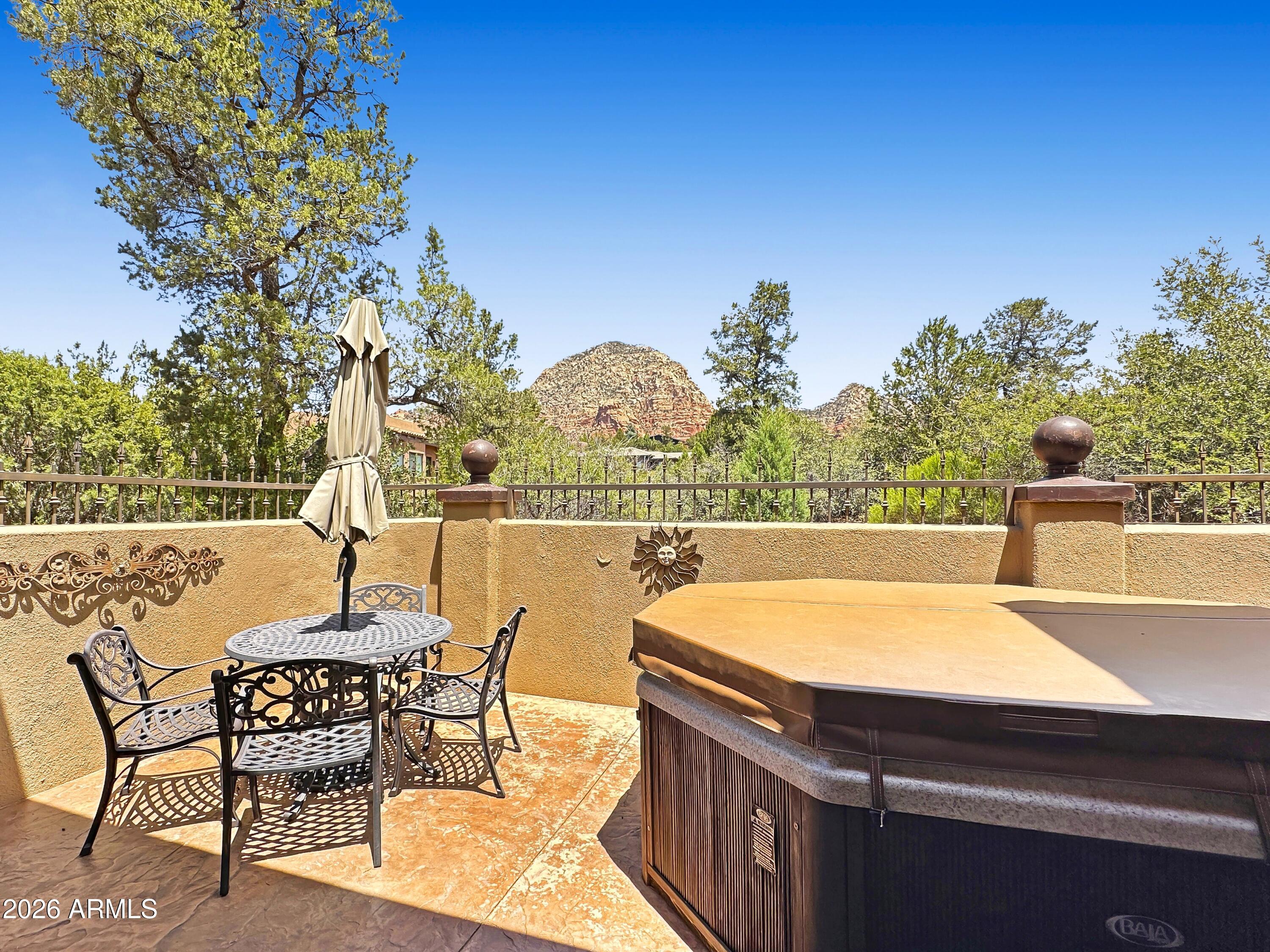 CRIMSON VIEW - Residential