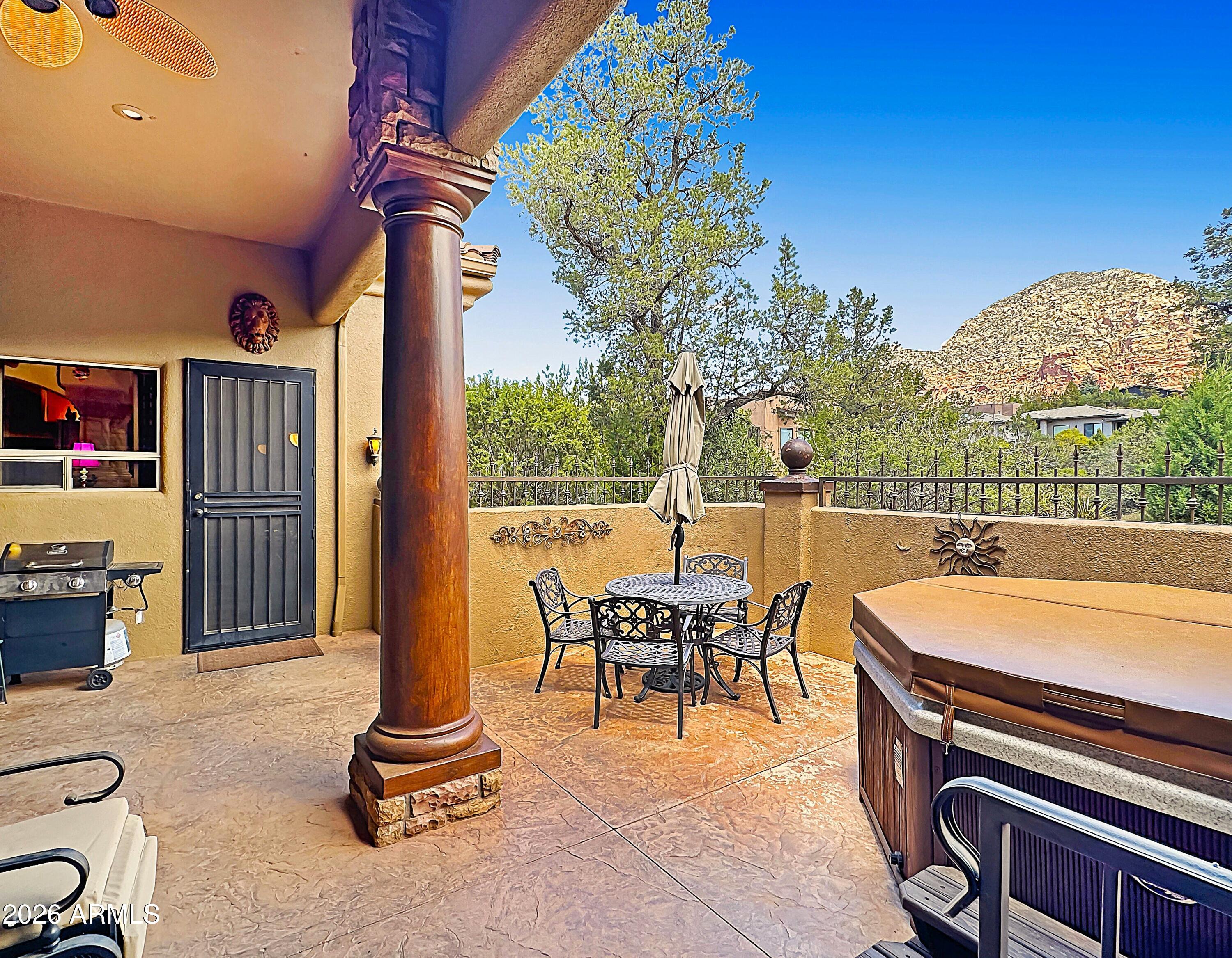 CRIMSON VIEW - Residential