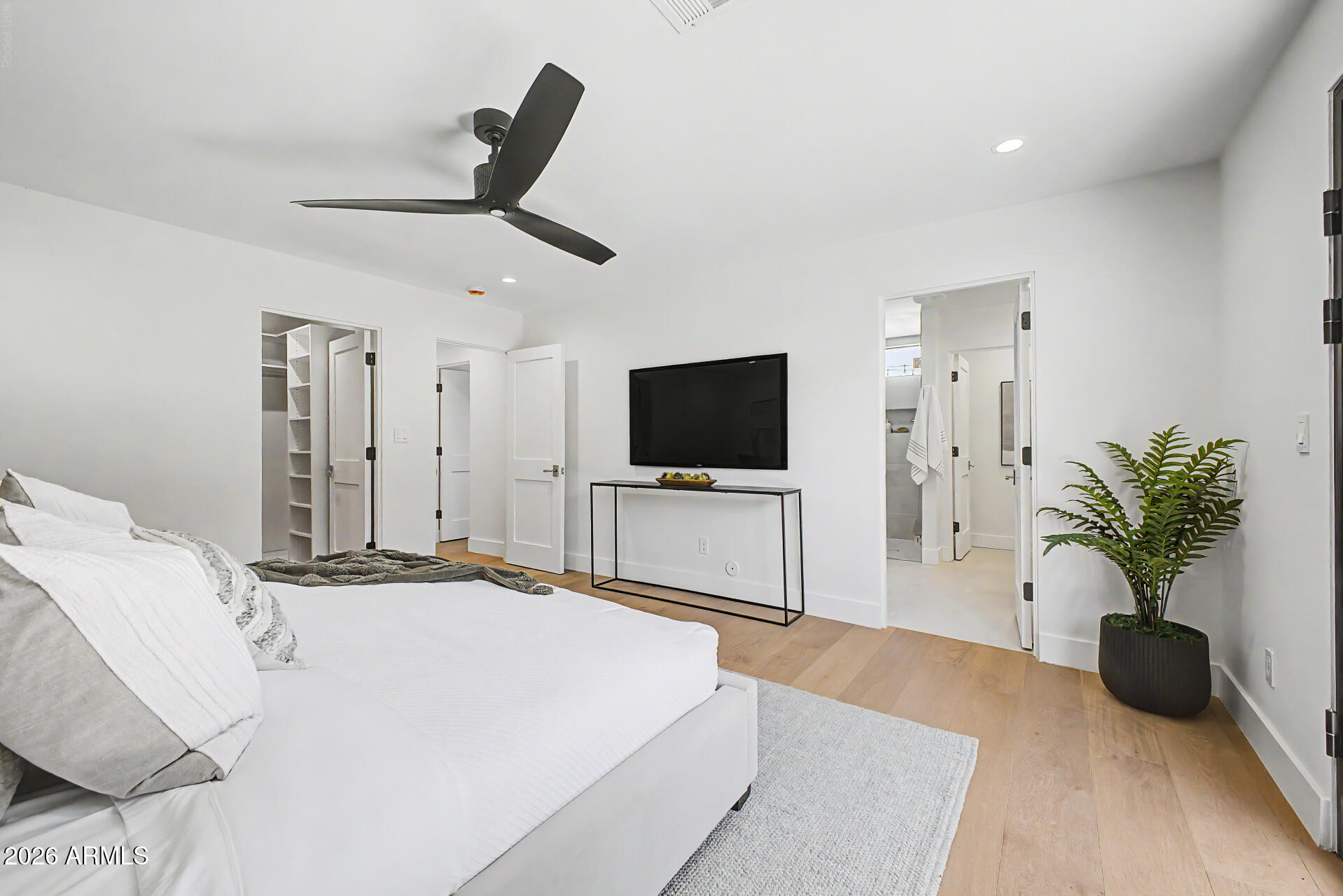 LOS TESOROS - Residential