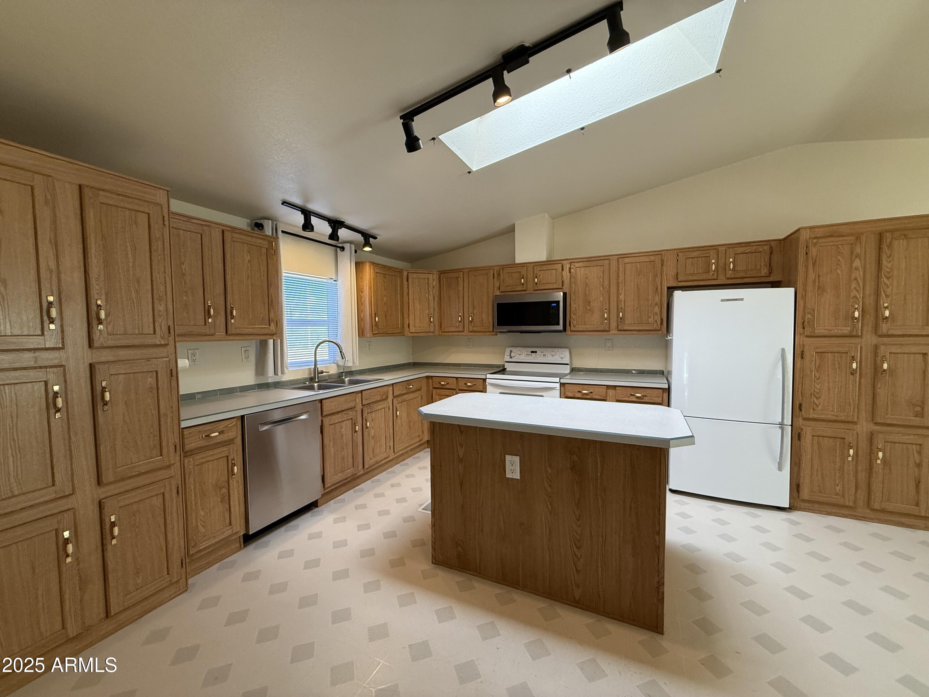 GREATER SAN PEDRO RANCHES - Residential