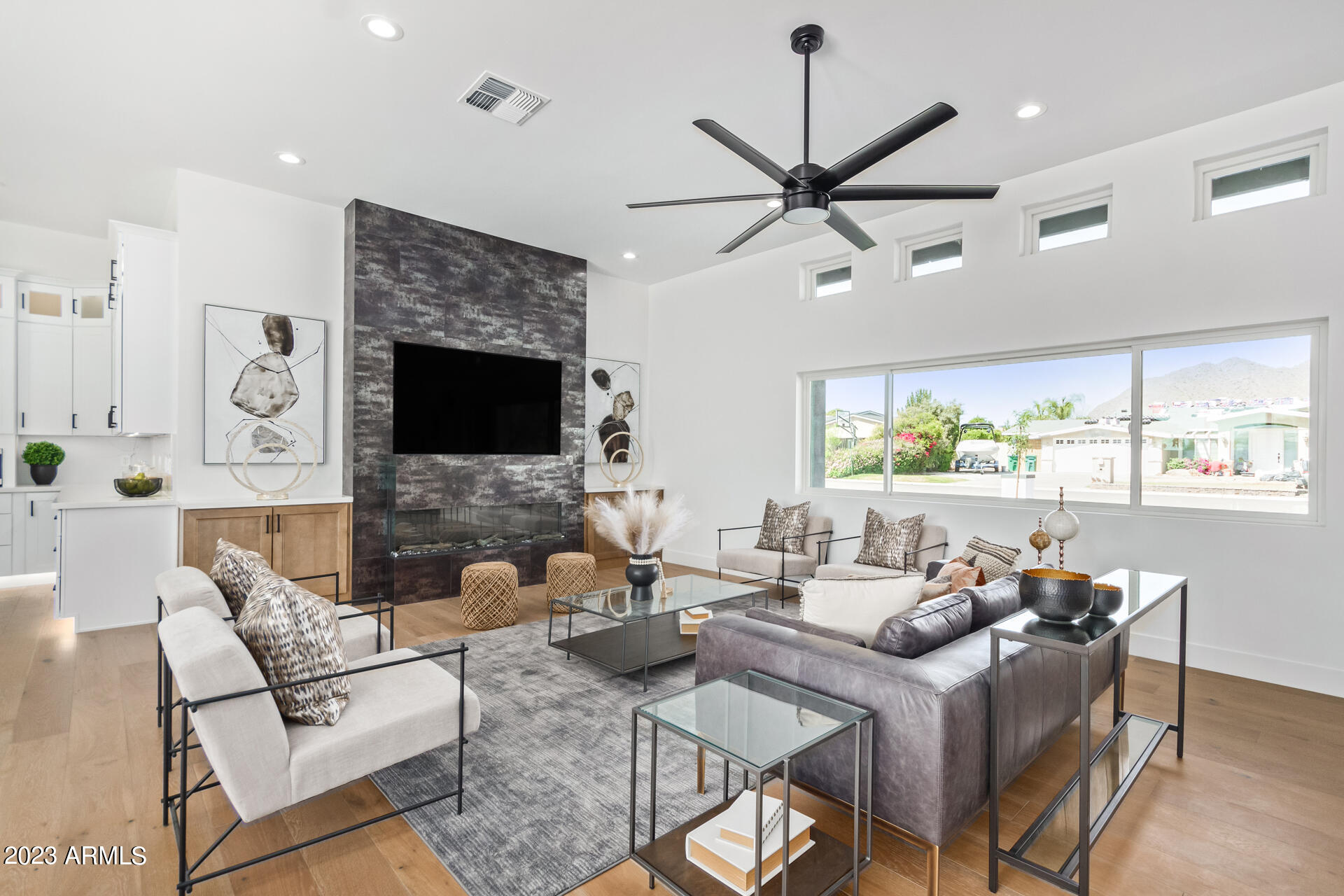 GROSSE POINTE - Residential