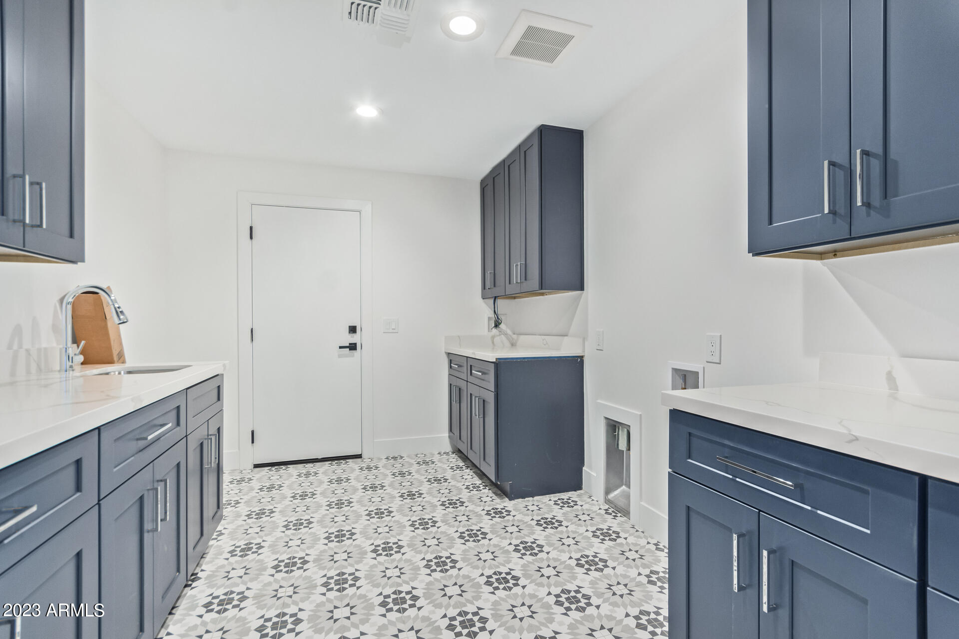 GROSSE POINTE - Residential