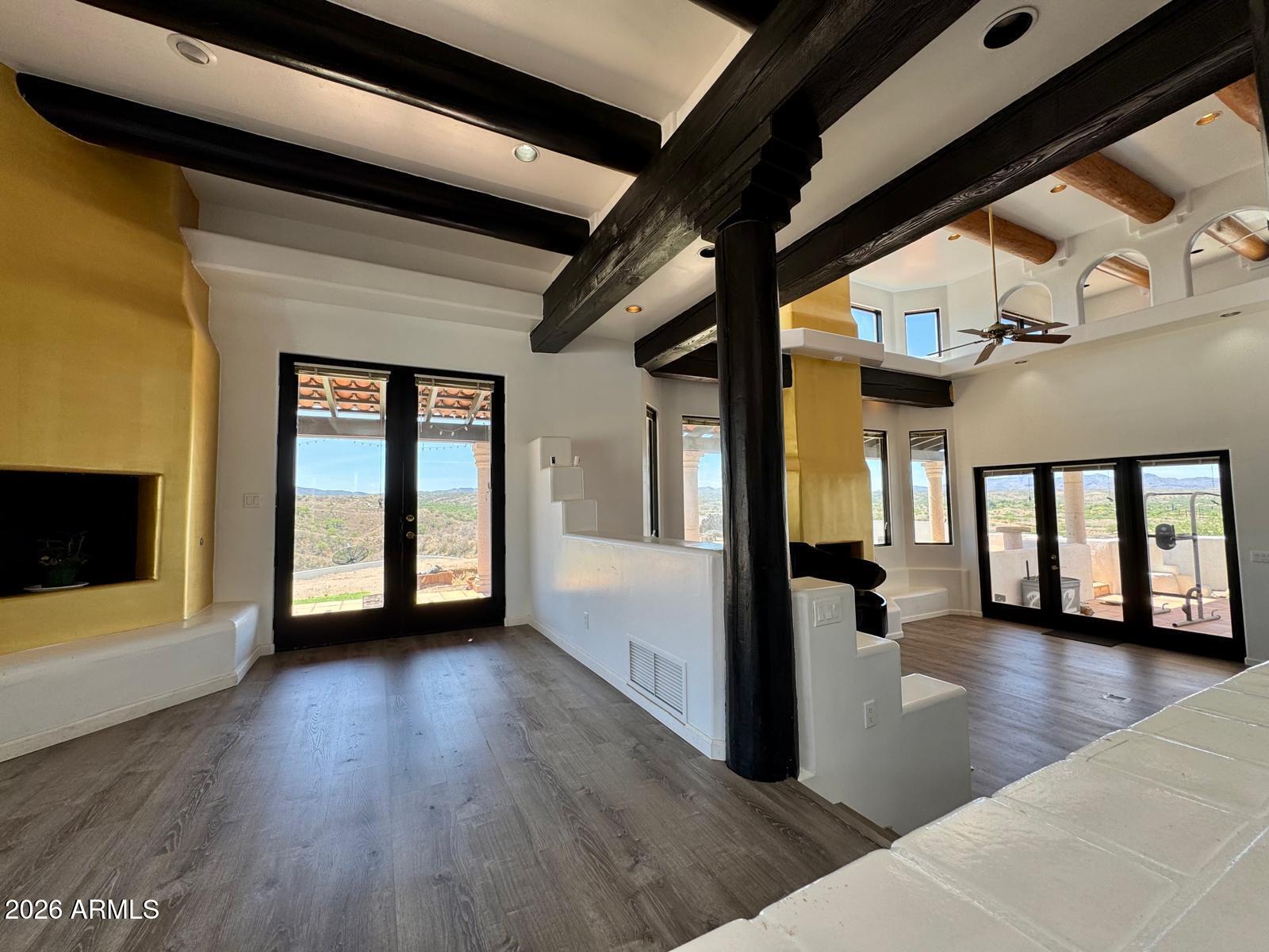 MARIPOSA HILLS - Residential