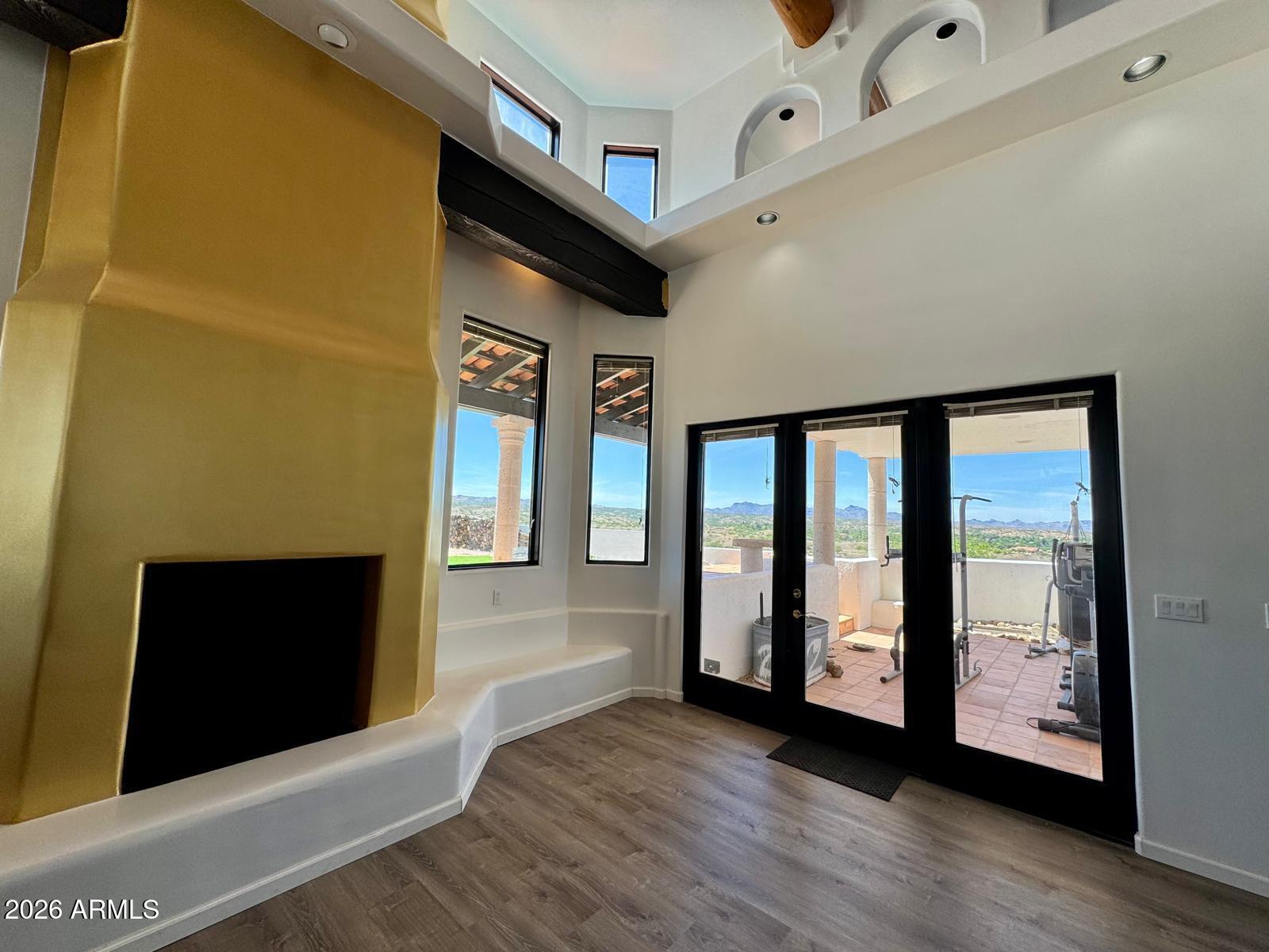 MARIPOSA HILLS - Residential