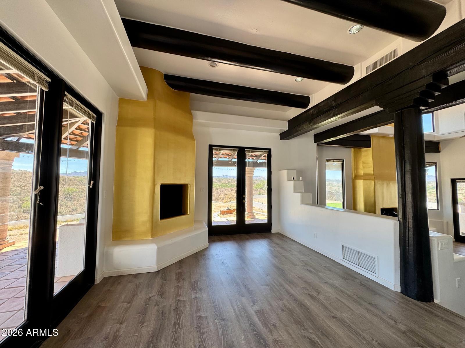 MARIPOSA HILLS - Residential