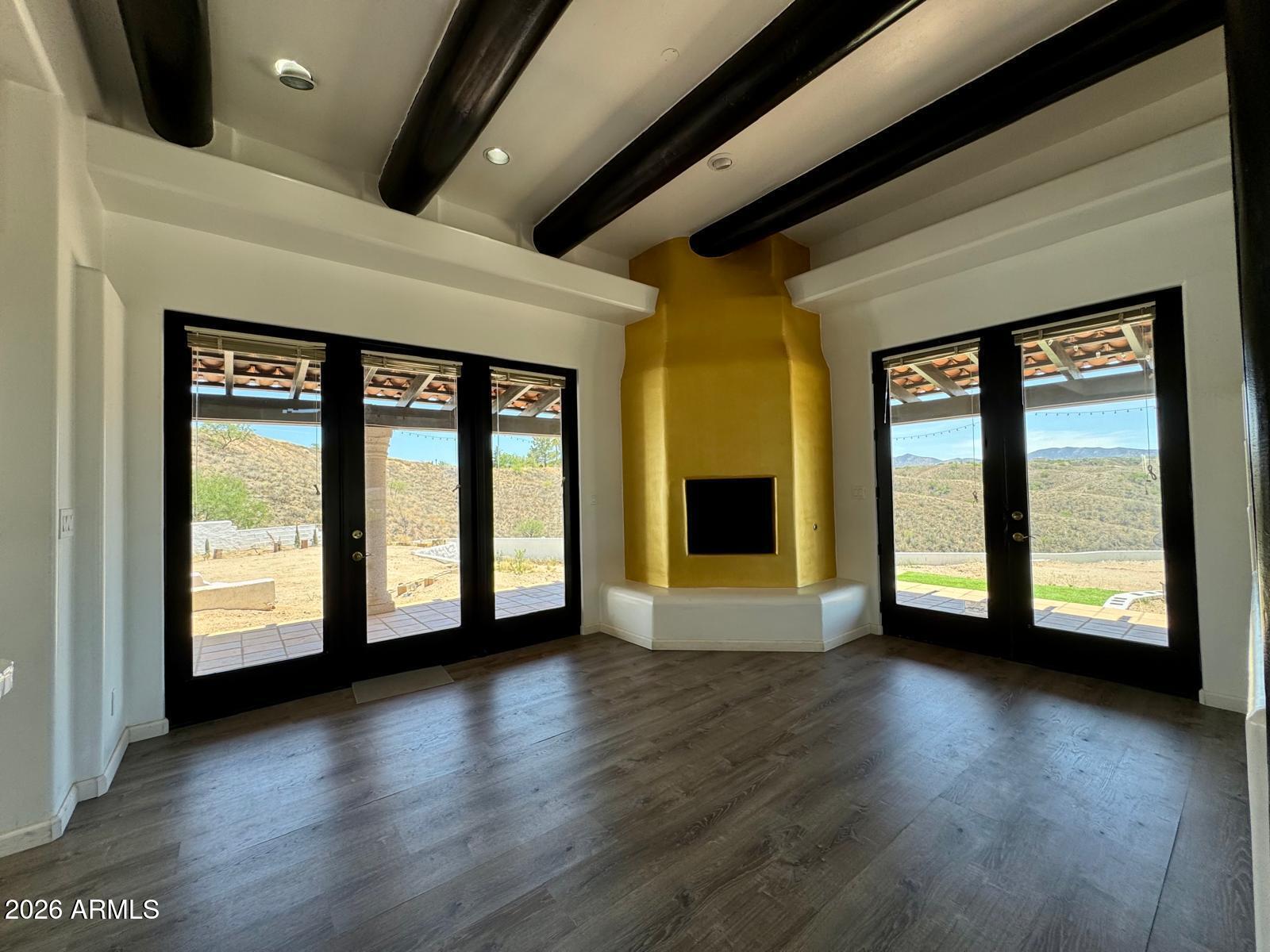 MARIPOSA HILLS - Residential