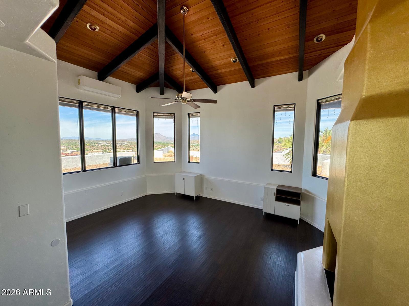 MARIPOSA HILLS - Residential