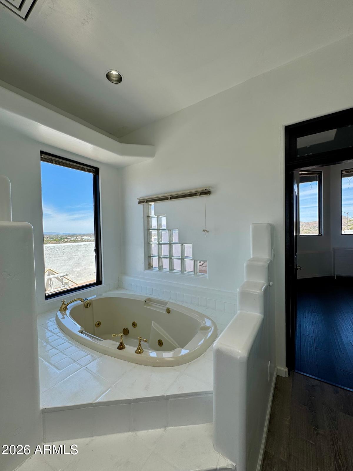 MARIPOSA HILLS - Residential