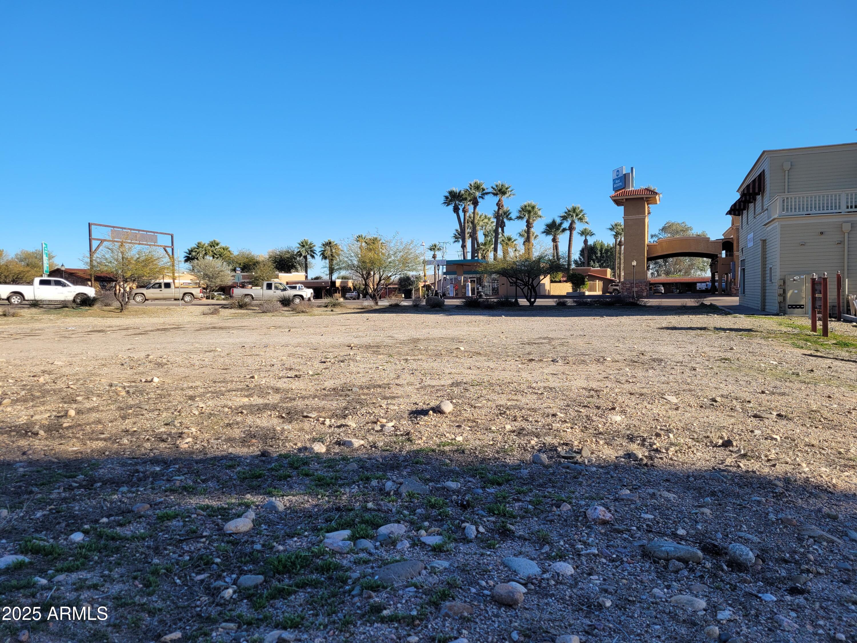 WICKENBURG - Land