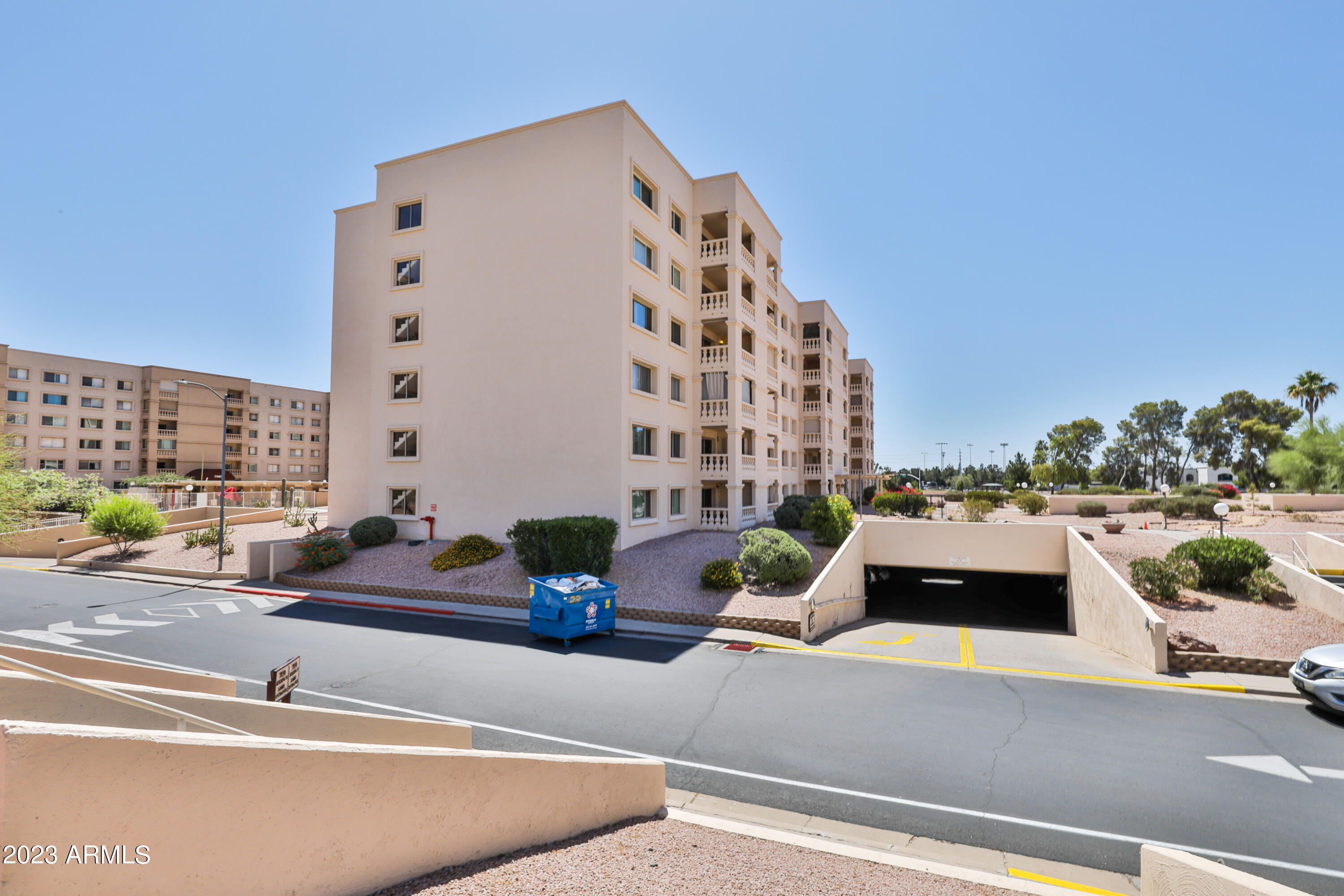 SCOTTSDALE SHADOWS 2 - Residential