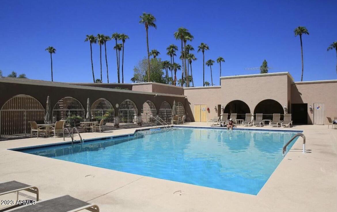 SCOTTSDALE SHADOWS 2 - Residential