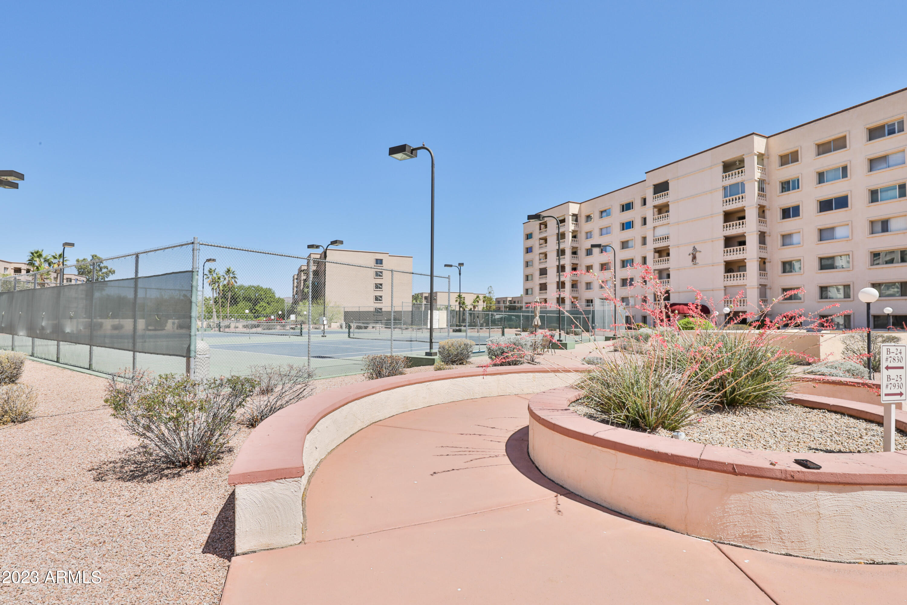 SCOTTSDALE SHADOWS 2 - Residential