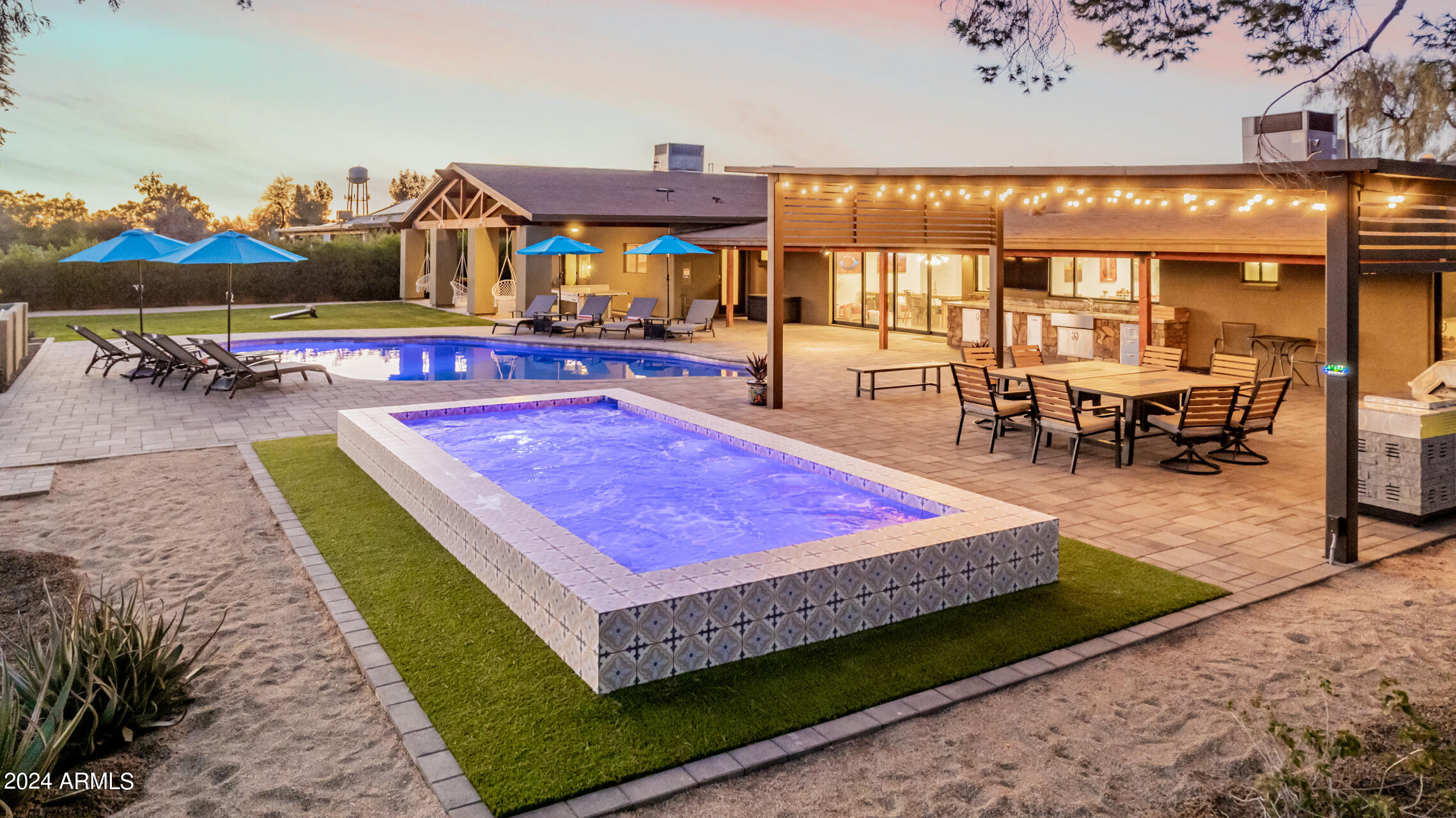 PARADISE VALLEY RANCHOS 2 - Residential