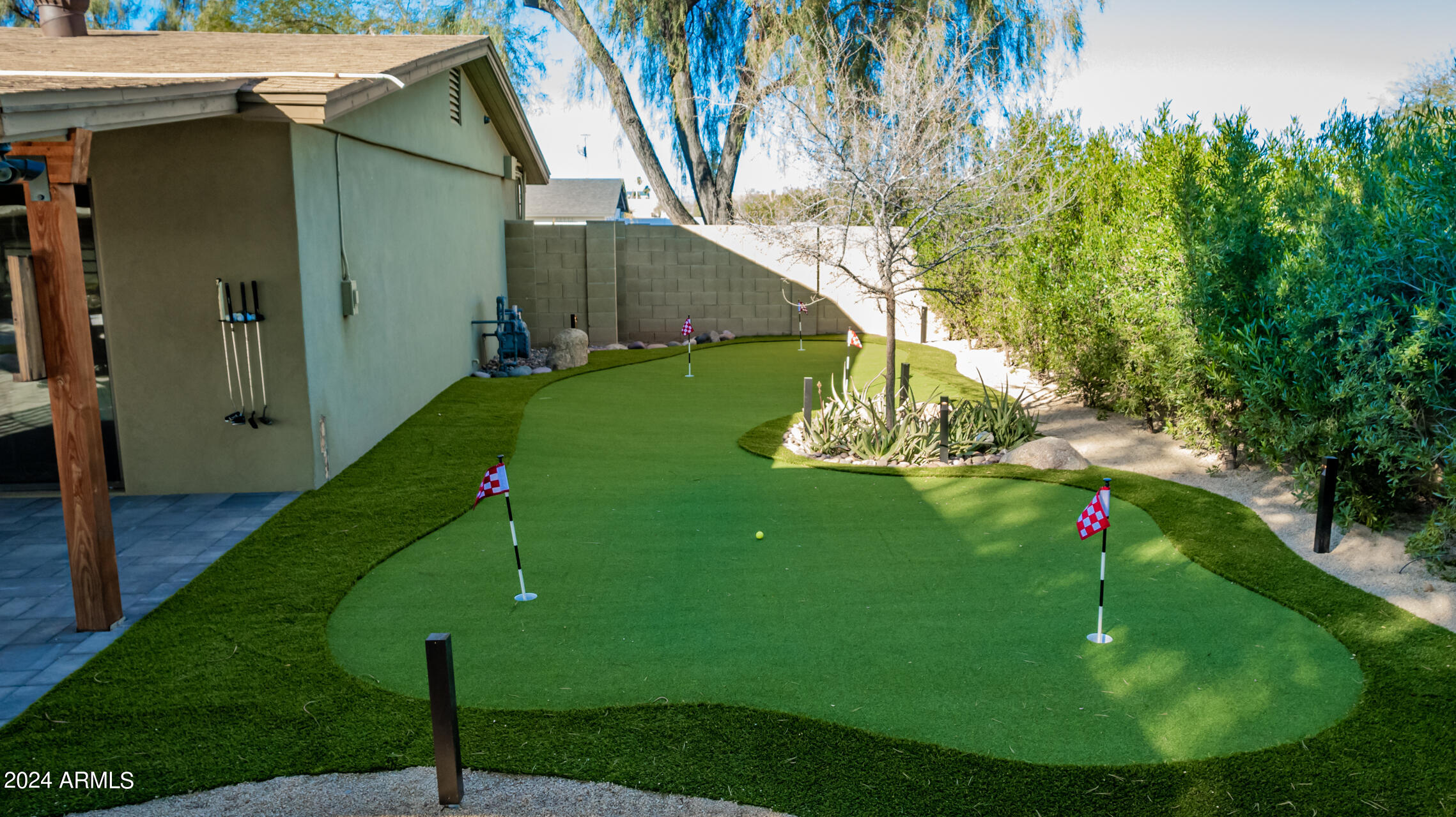 PARADISE VALLEY RANCHOS 2 - Residential